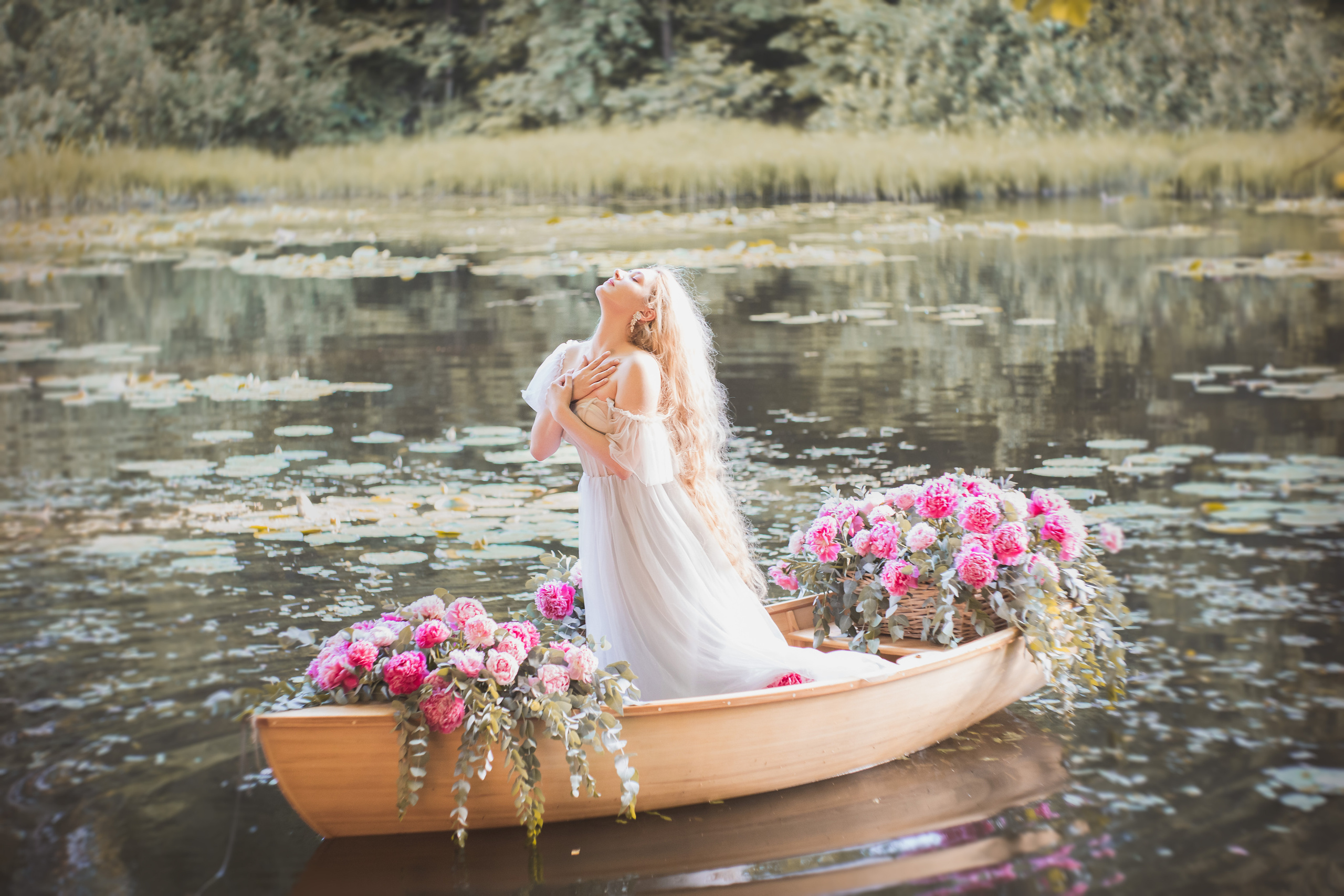 Сказочная лодка с цветами. Юлия Башкатова, сказочный фотограф, Москва
