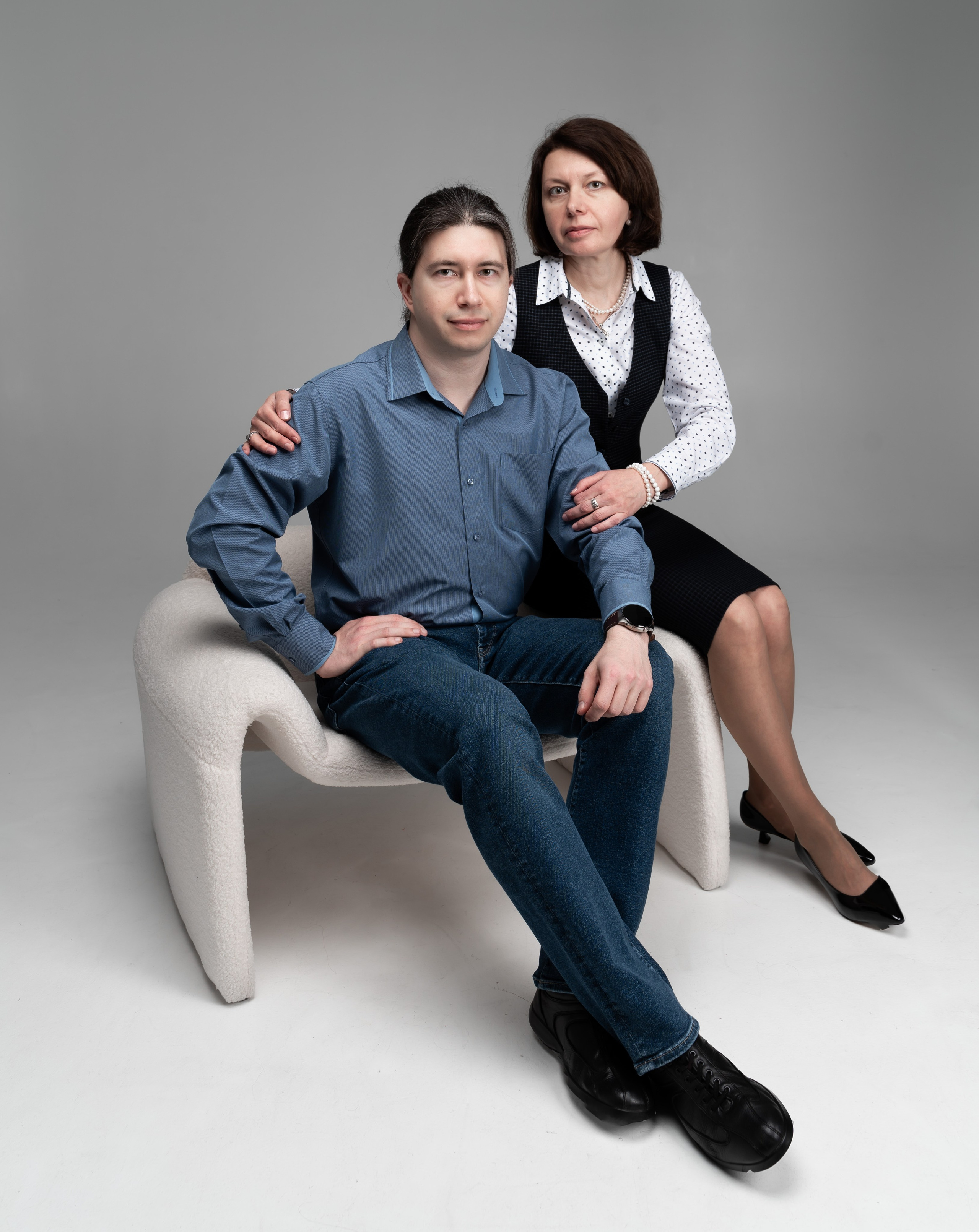 Семейная фотосессия в студии Стелла для Александра и Татьяны. Свадебный и семейный фотограф в Омске Белозерова Александра