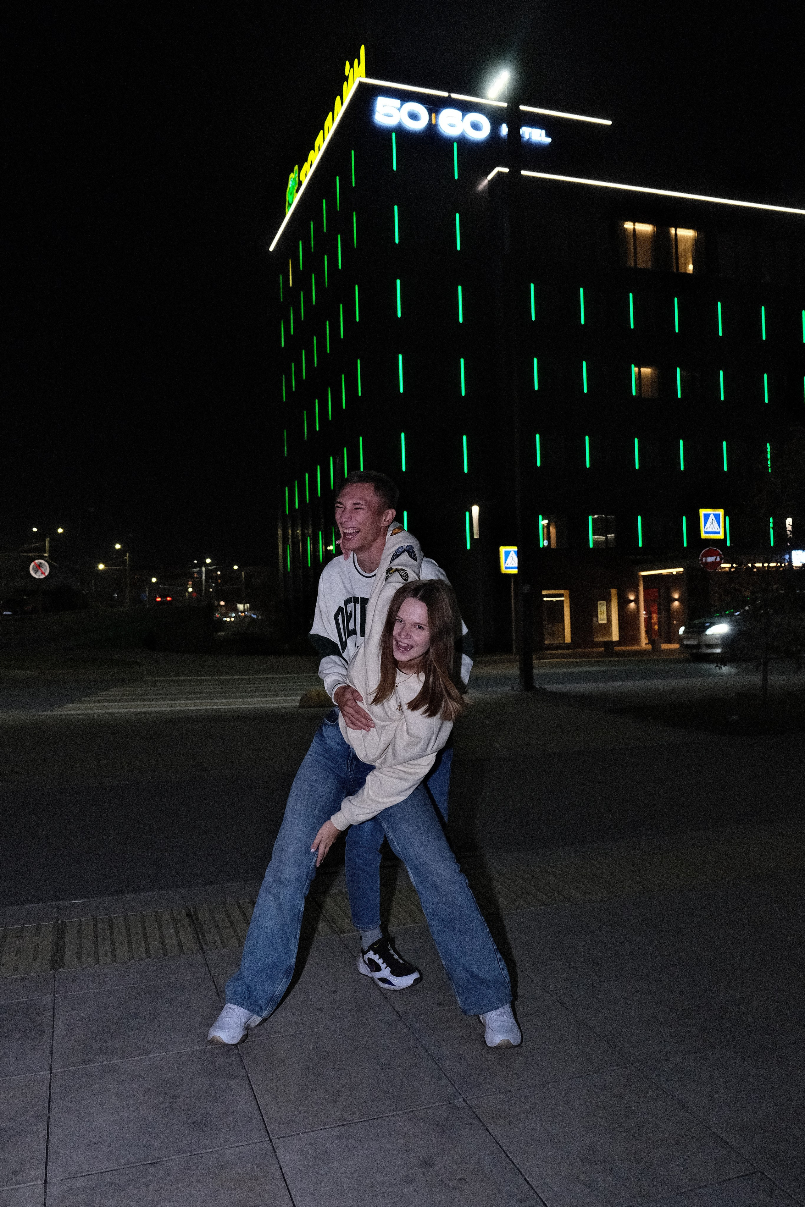 Прогулочная для Лизы и Славы. Фотограф и видеограф в Омск/Москва Сащенко Лера