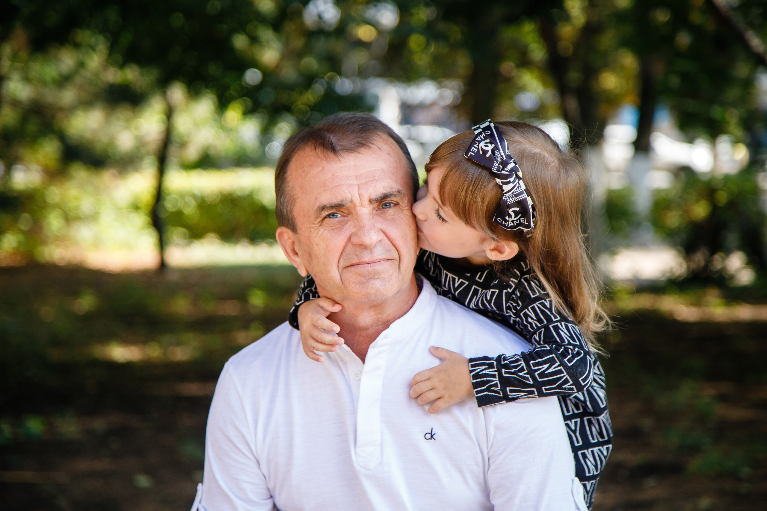 Прогулка с дедушкой. Выпускной альбом Шахты Ростов