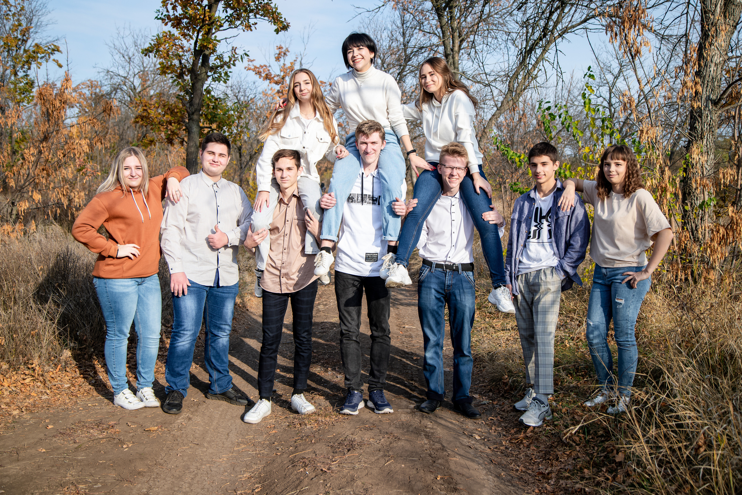 9-11 классы на улице. Выпускной альбом Шахты Ростов