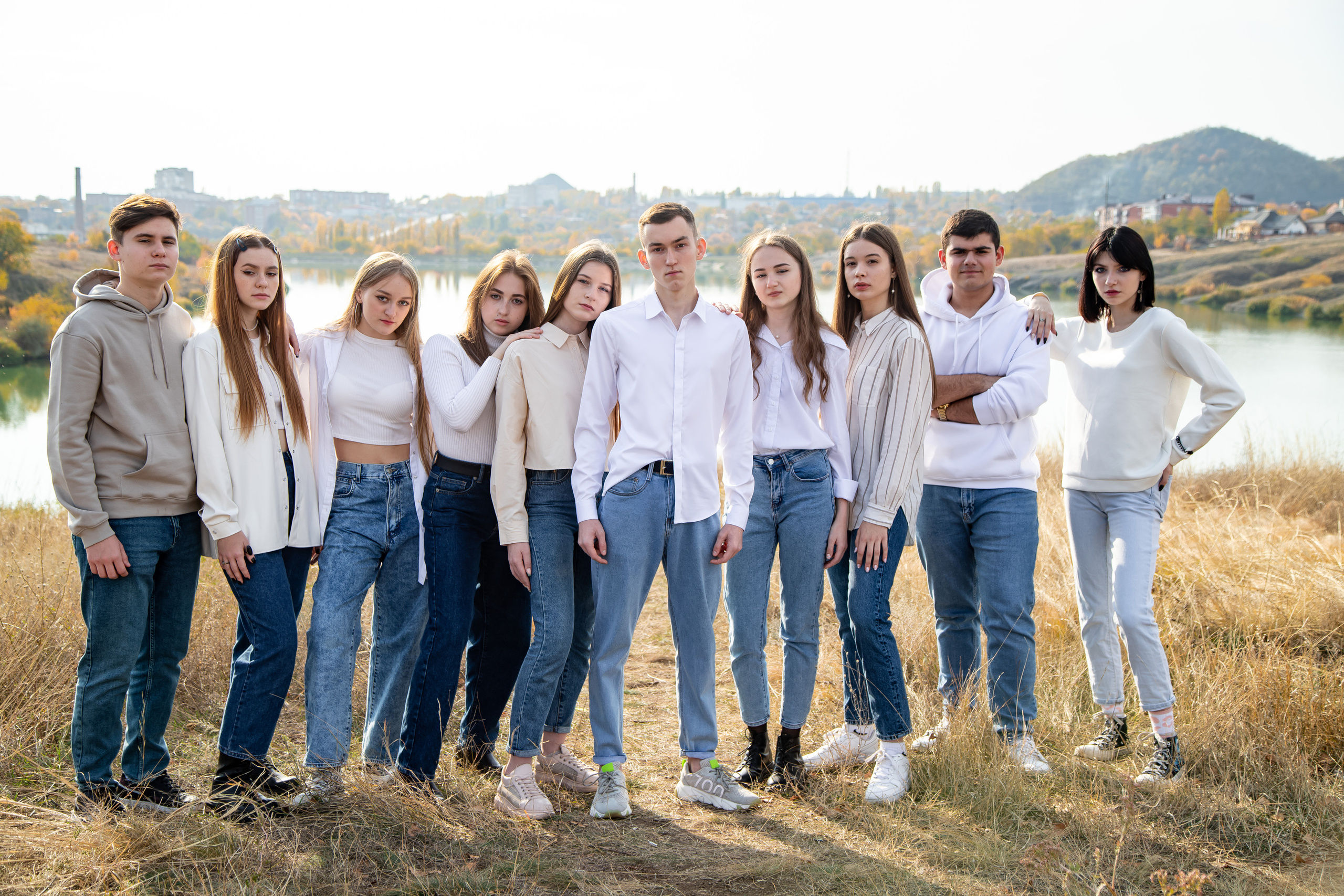 9-11 классы на улице. Выпускной альбом Шахты Ростов