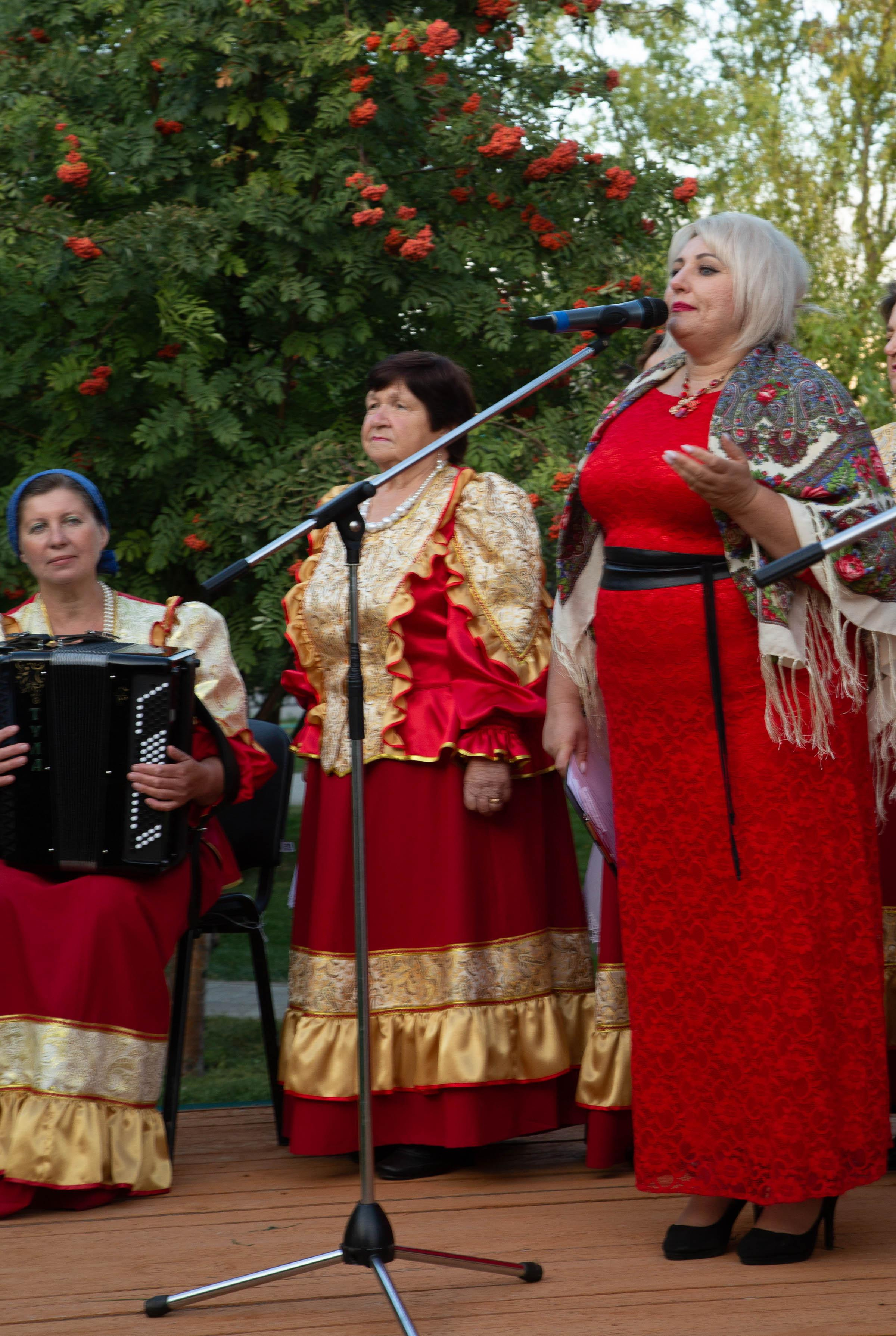 Лето в парке. Кардаиловский народный хор. Валерий Логачев. Фото, музыка, видео — для души