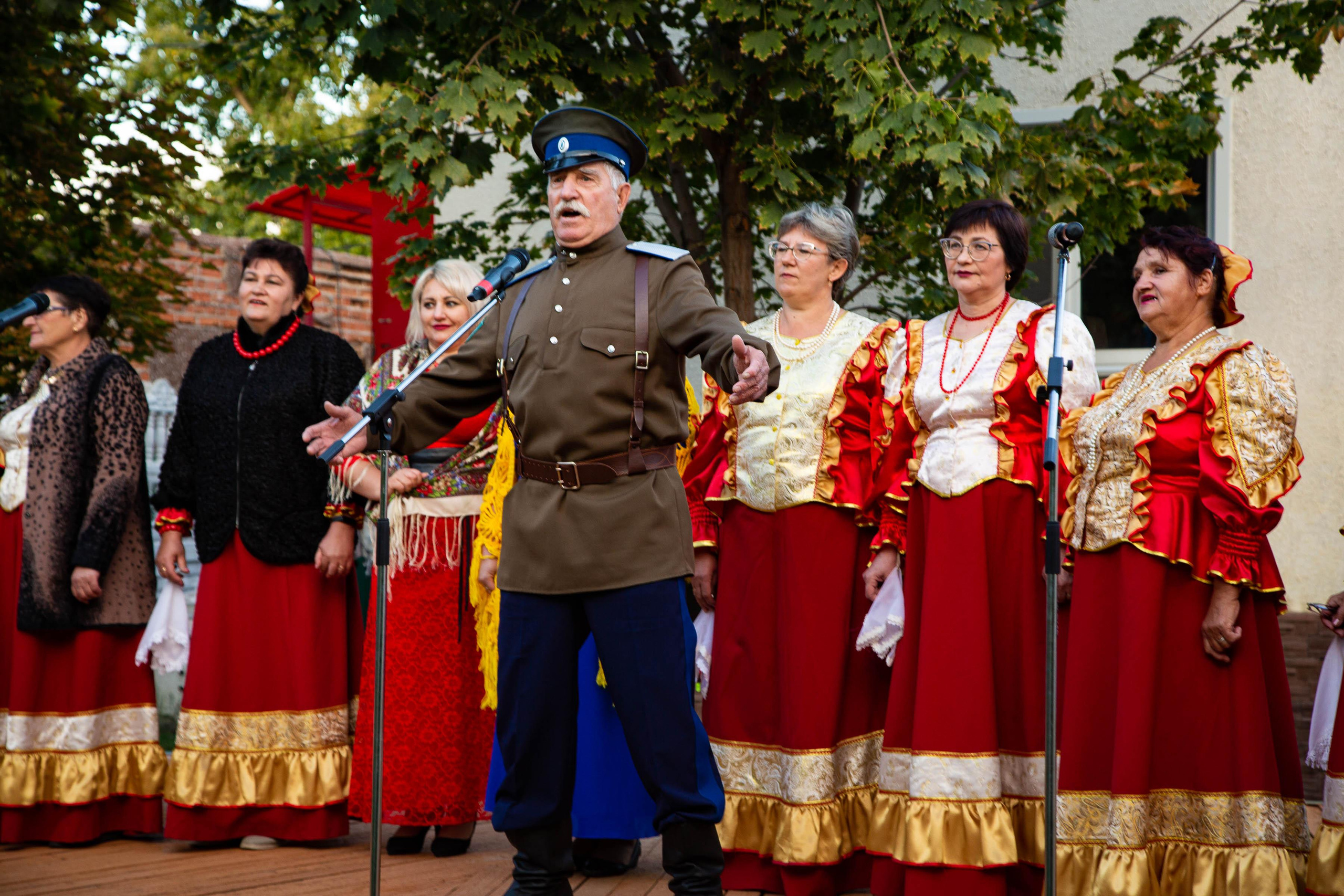 Лето в парке. Кардаиловский народный хор. Валерий Логачев. Фото, музыка, видео — для души