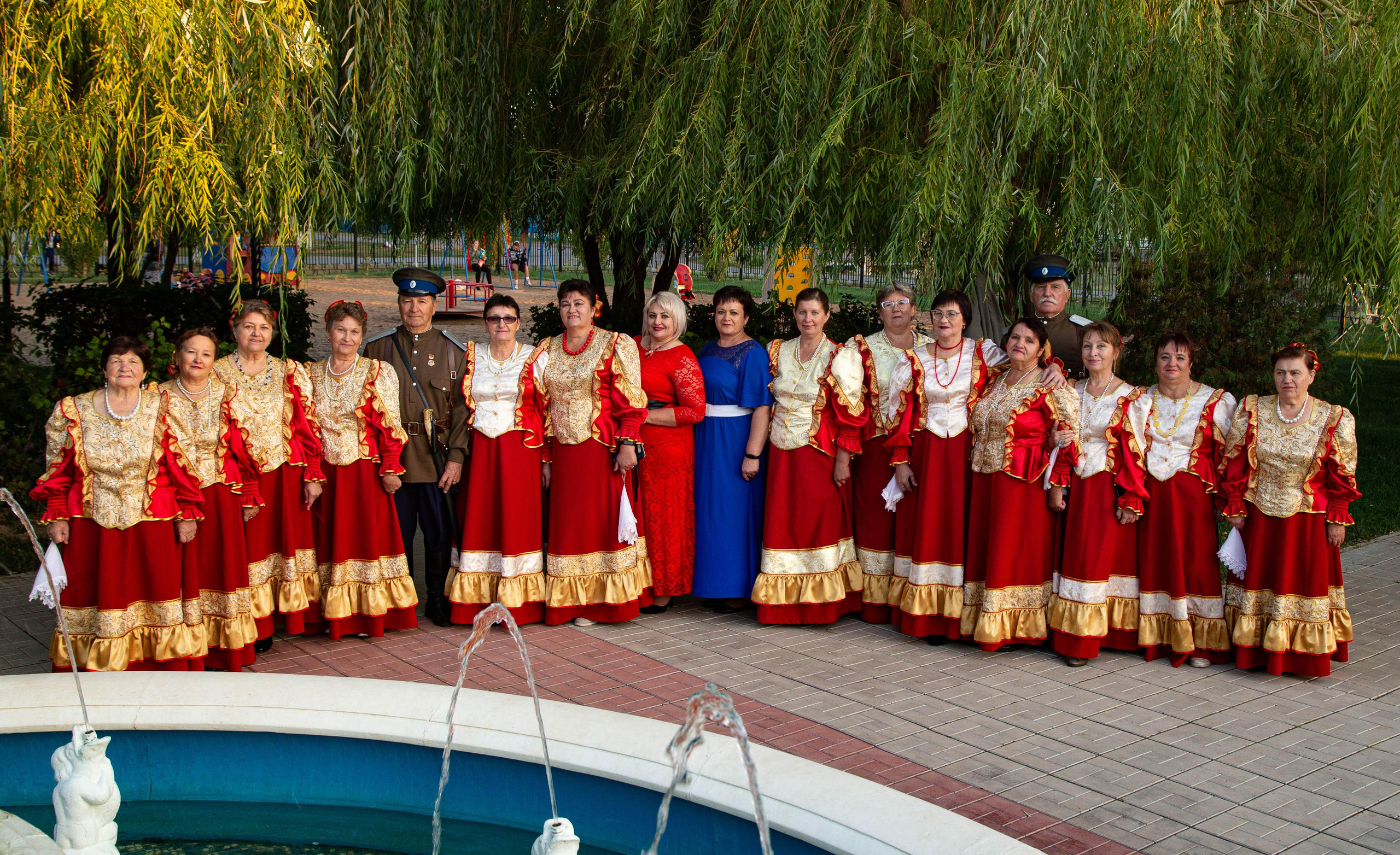 Лето в парке. Кардаиловский народный хор. Валерий Логачев. Фото, музыка, видео — для души