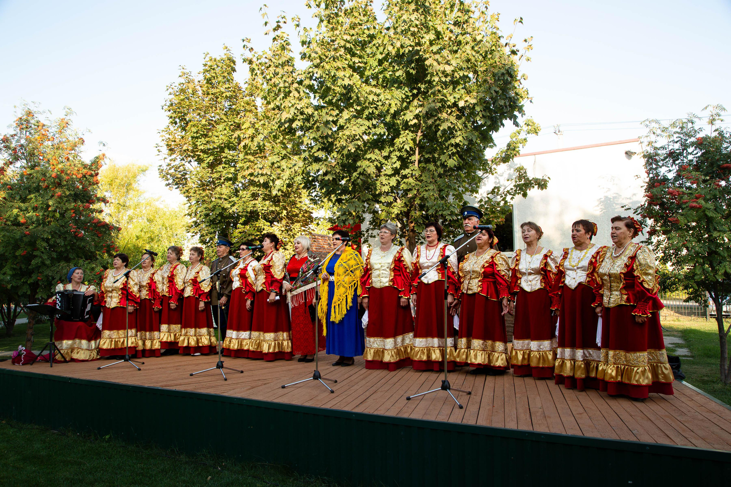 Лето в парке. Кардаиловский народный хор. Валерий Логачев. Фото, музыка, видео — для души