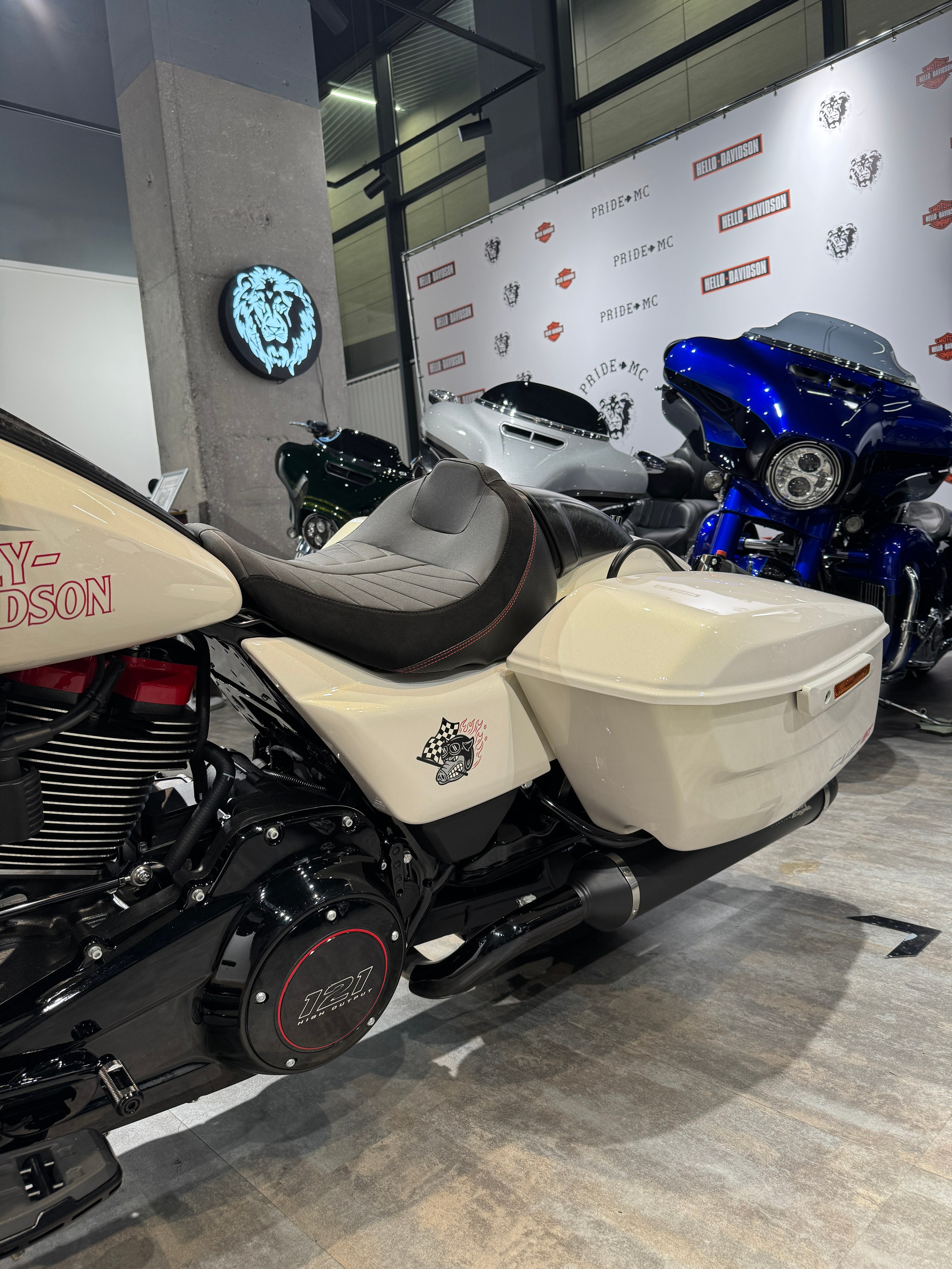 Мотоциклы Harley-Davidson 2024 CVO Road Glide ST 121 (Touring)  — купить мотоцикл. Hello Davidson, Москва. Только хорошие мотоциклы…