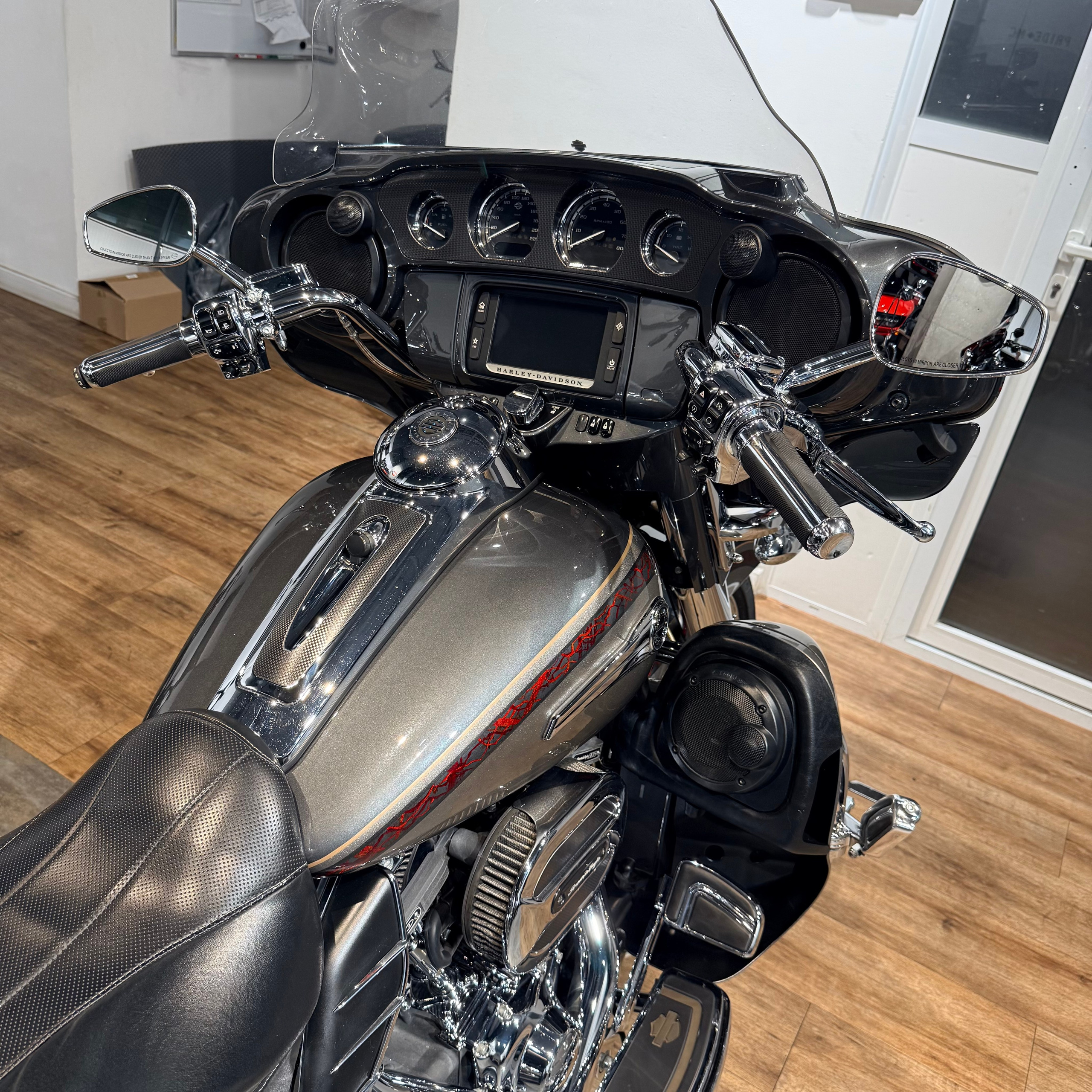 2015 CVO Еlесtra Glide Limited Сhаrсоаl Silver. Hello Davidson, Москва. Только хорошие мотоциклы…