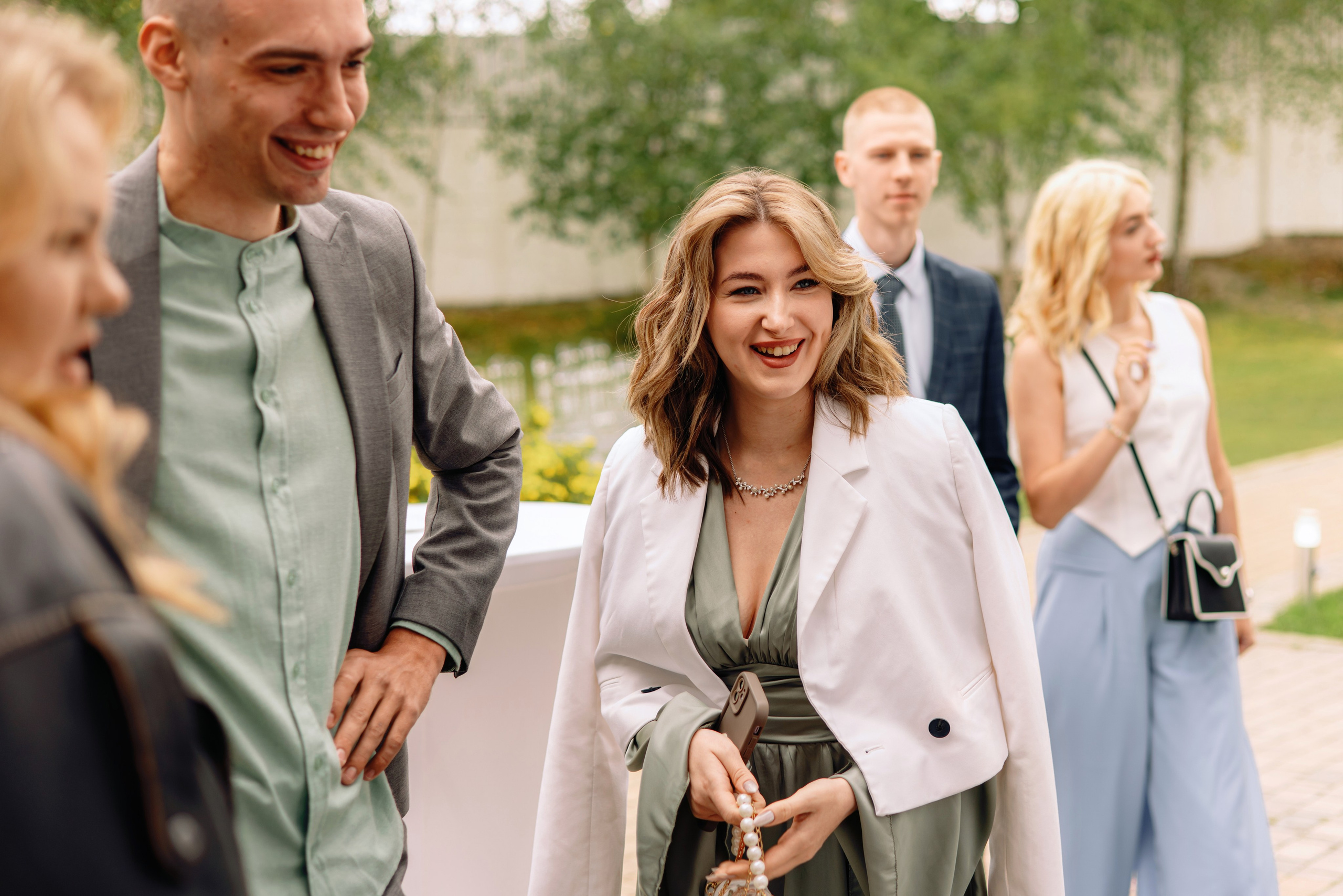 А ВНУТРИ — УРАГАН