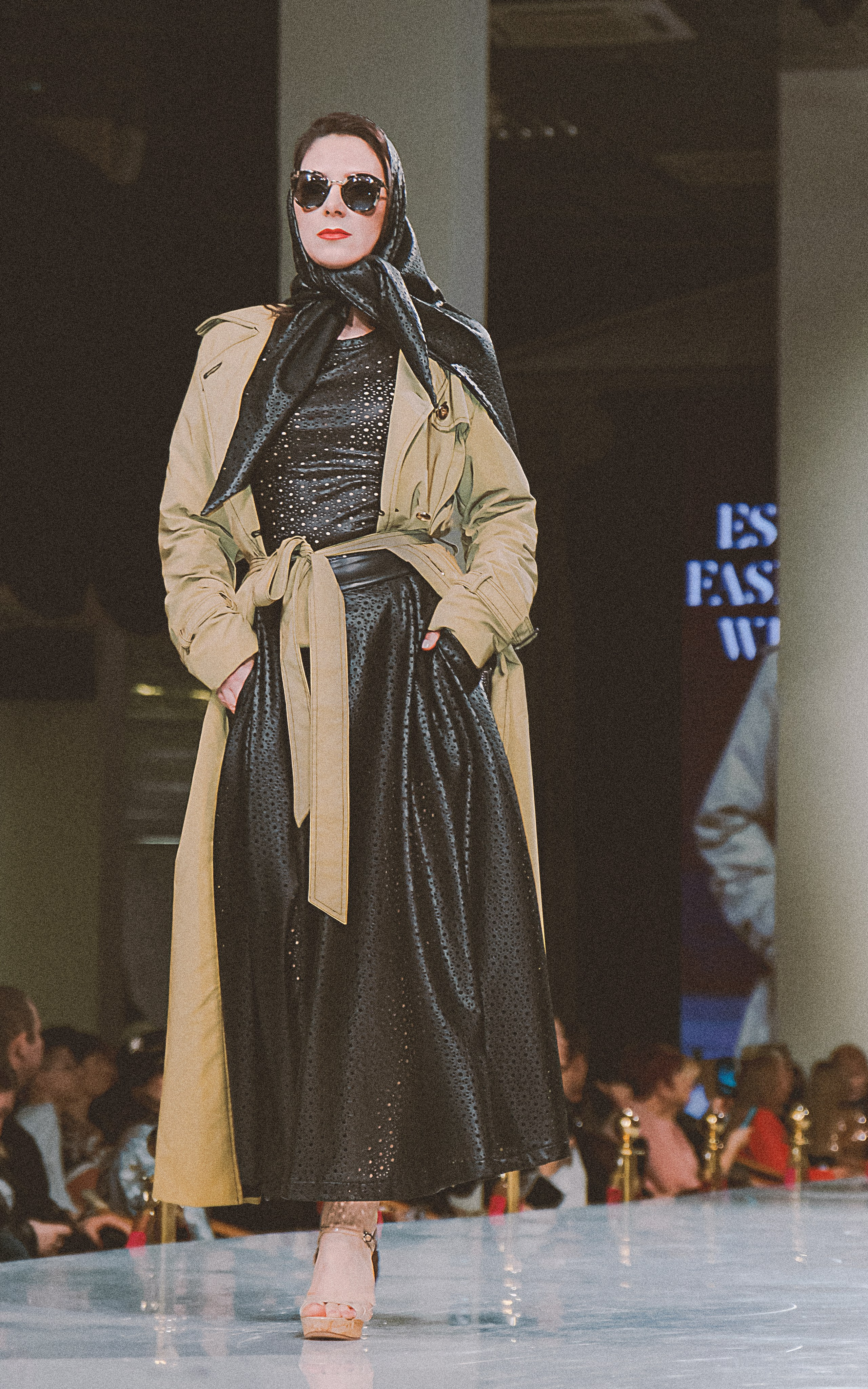 Показе мод Estet Fashion Week. Я  фотограф. Работаю в городе Москва,