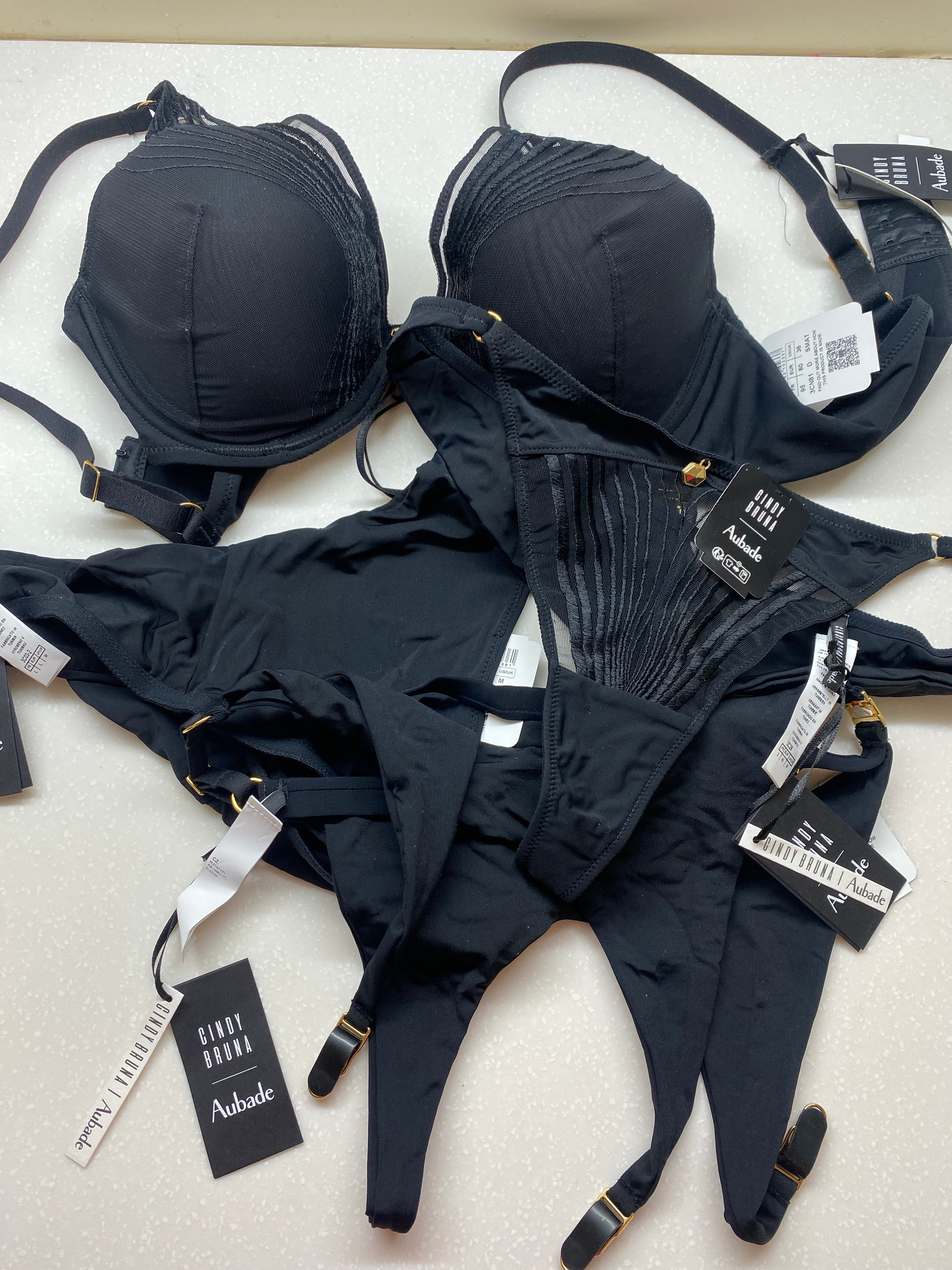 Нижнее белье и купальники. Ваш байер во Франции