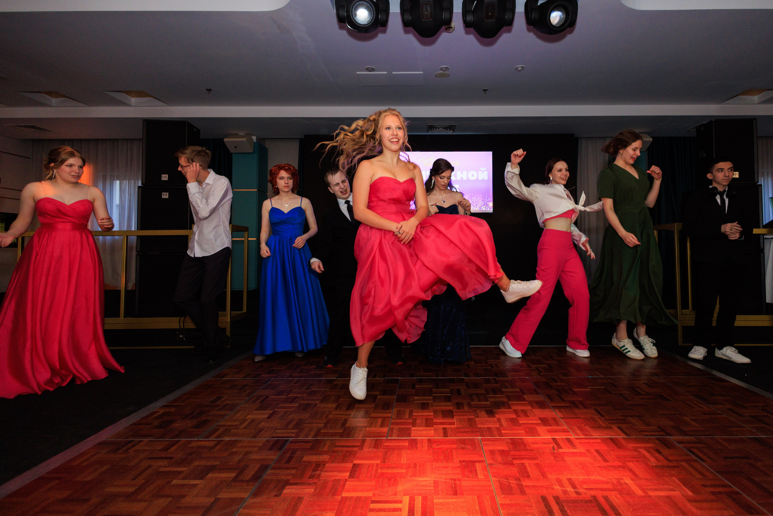 Выпускной лицея 244. Фотограф Александр Заломаев