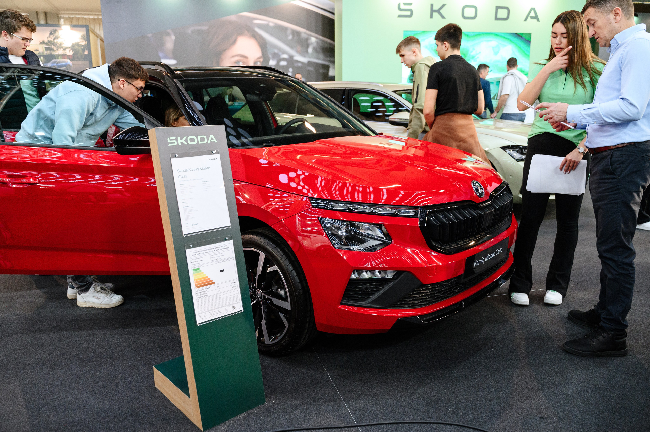 56-й Международный автосалон в Белграде. Елена Чеснокова спортивный фотограф во Владимире и Белграде