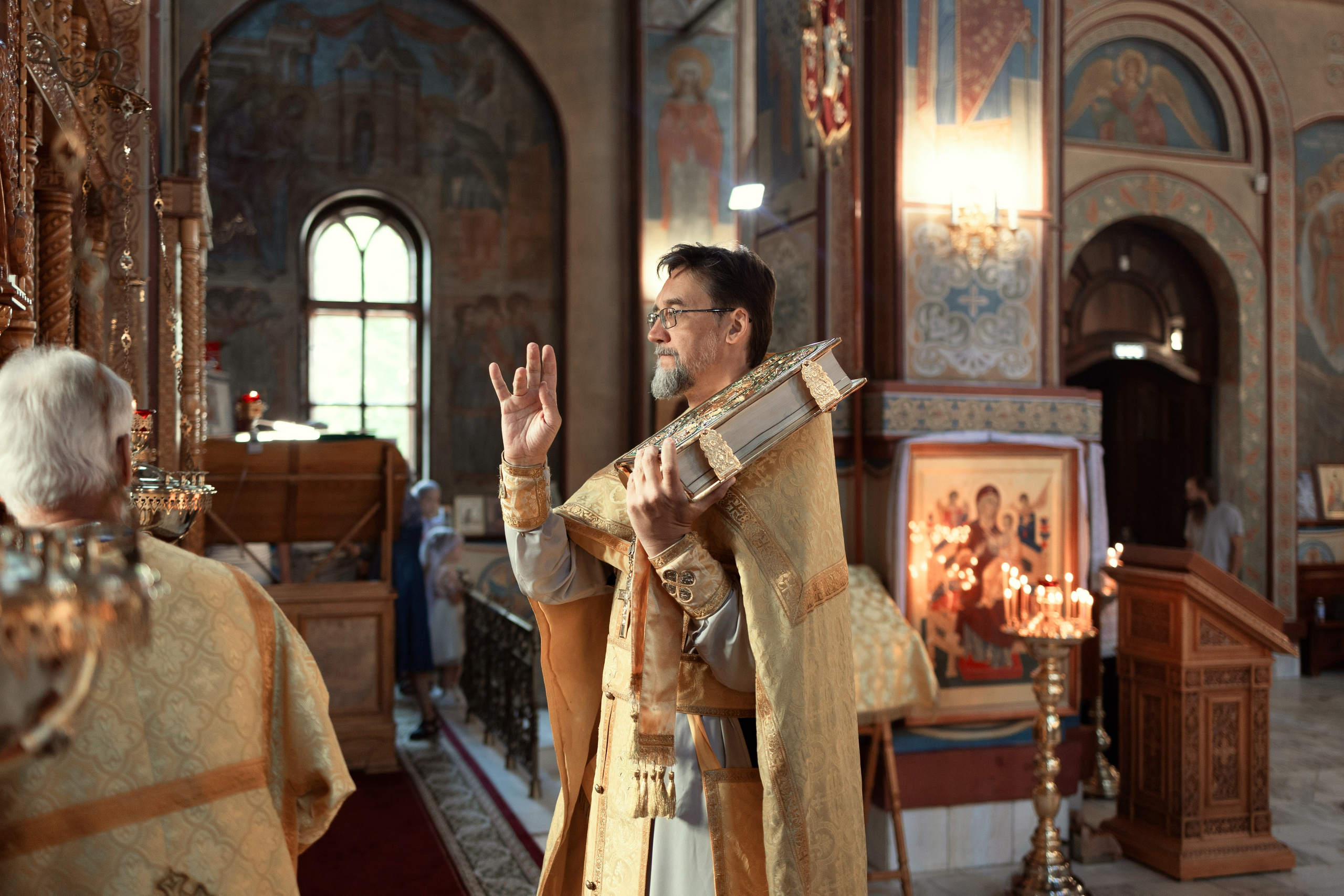Первоверховных апостолов Петра и Павла. ТОП Фотограф на Крещение и Венчание Железногорск Алексей Мещеряков