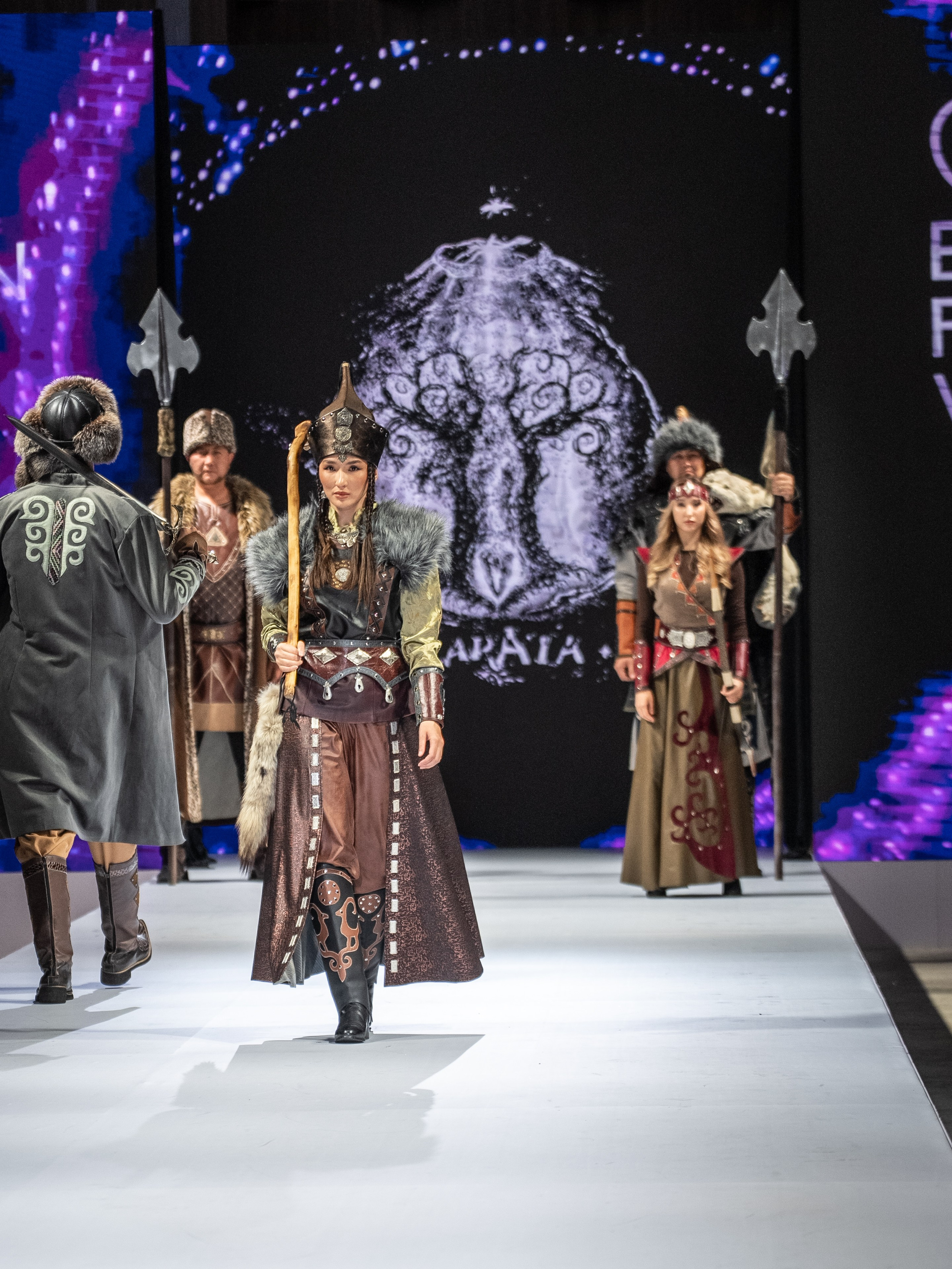 EURASIAN FASHION WEEK Lo Zarata. Сайт Алматинского НЮ АРТ, будуар и фэшн фотографа Дениса Карпенко