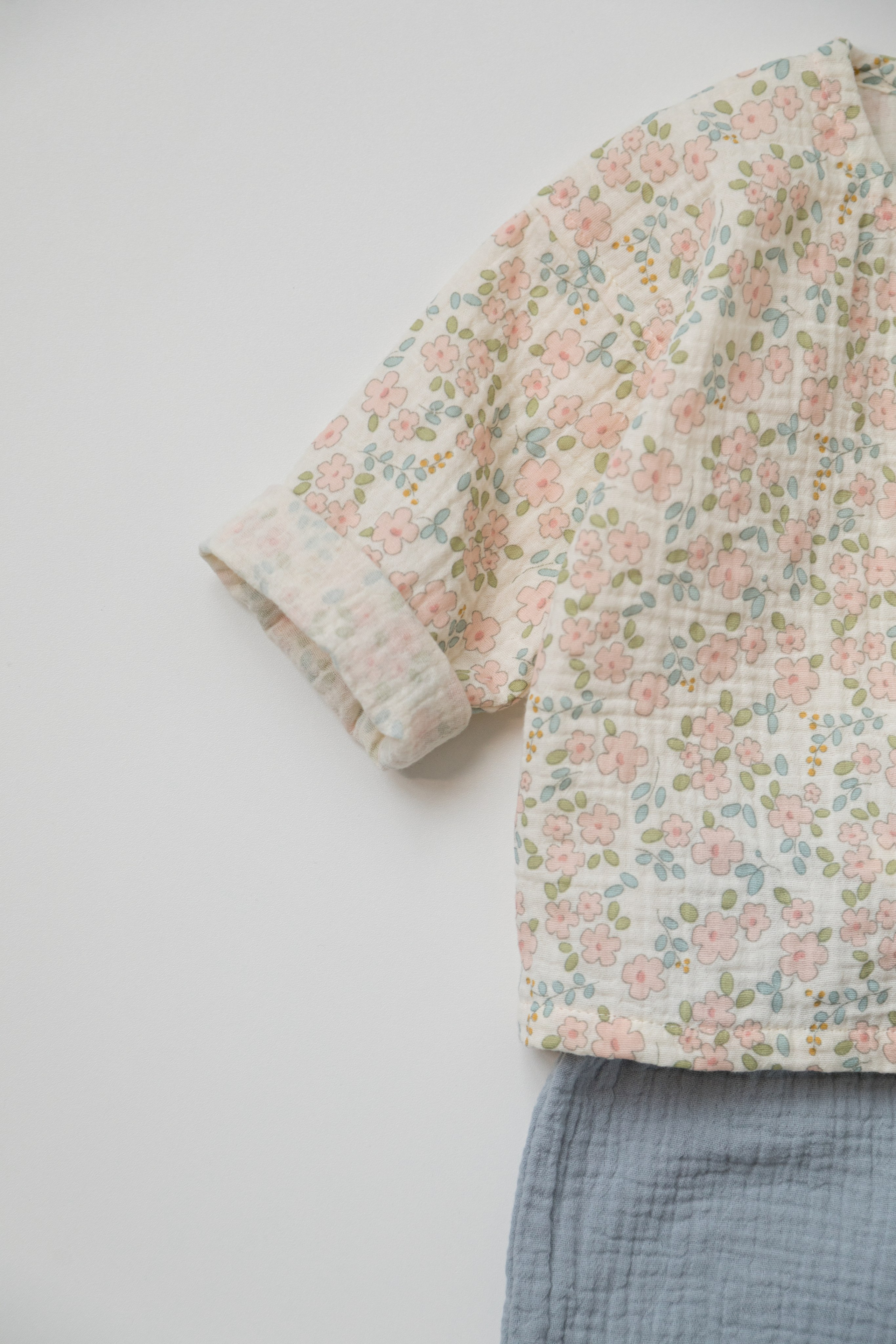 Съемка детской одежды бренда mamalanka для Ozon и соц сетей. Детский и контент фотограф Надя Волкова Санкт-Петербург