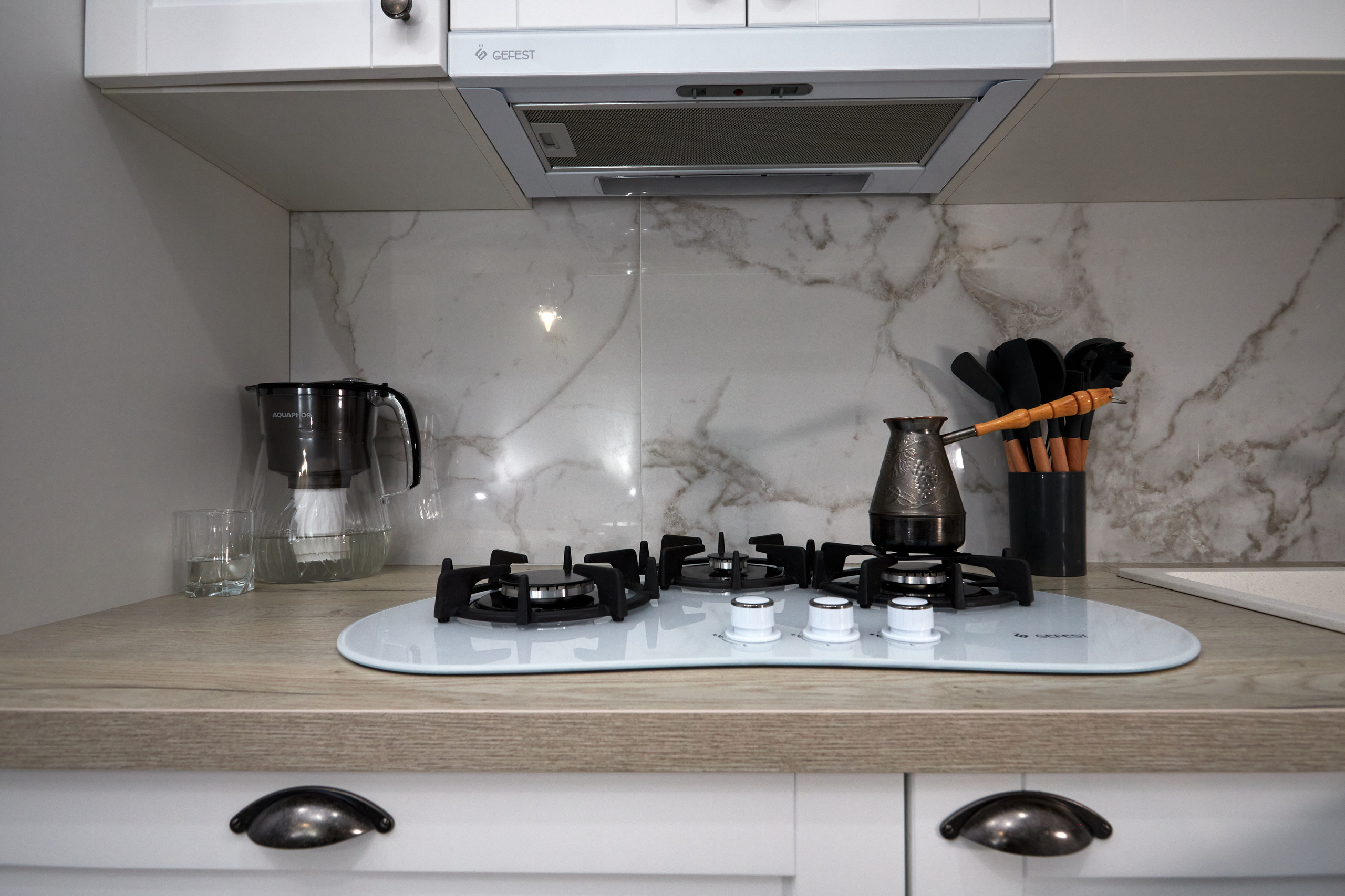 Светлая практичная кухня. Мебель под заказ. Дрогичин