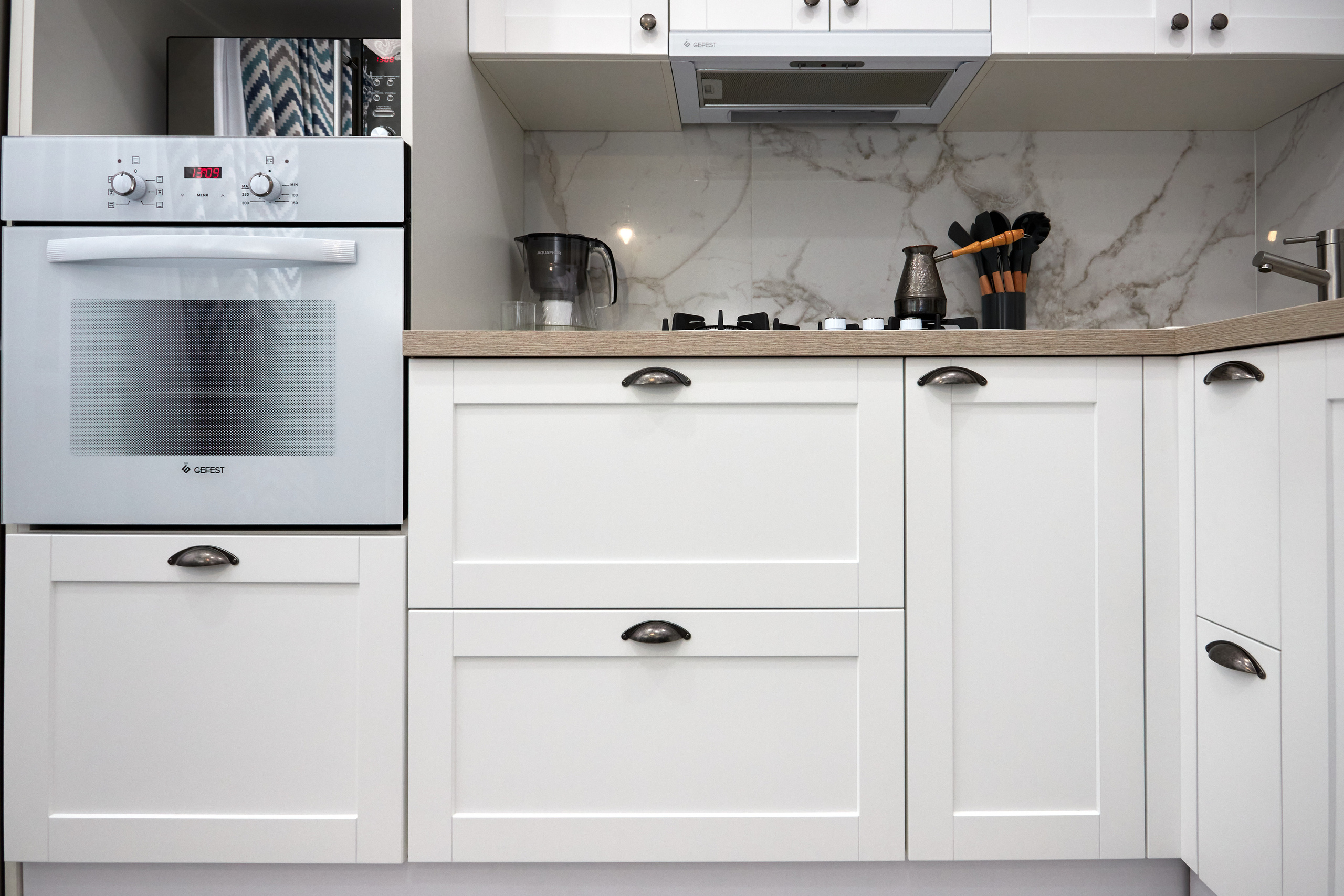 Светлая практичная кухня. Мебель под заказ. Дрогичин