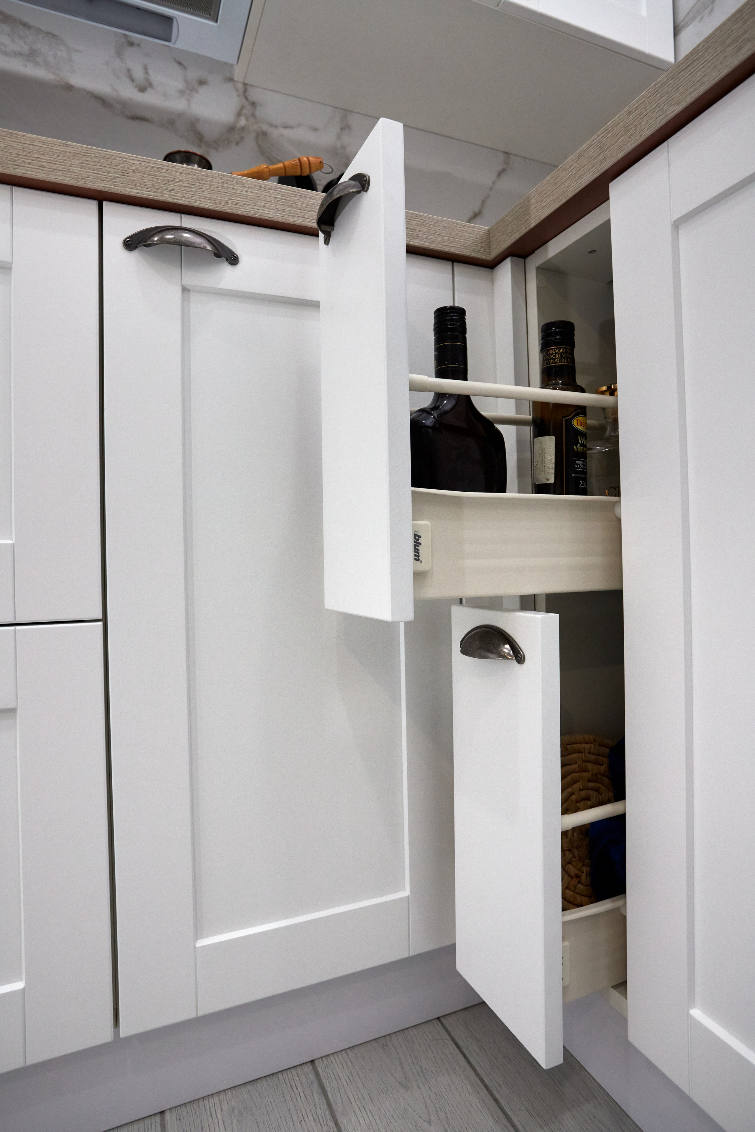 Светлая практичная кухня. Мебель под заказ. Дрогичин