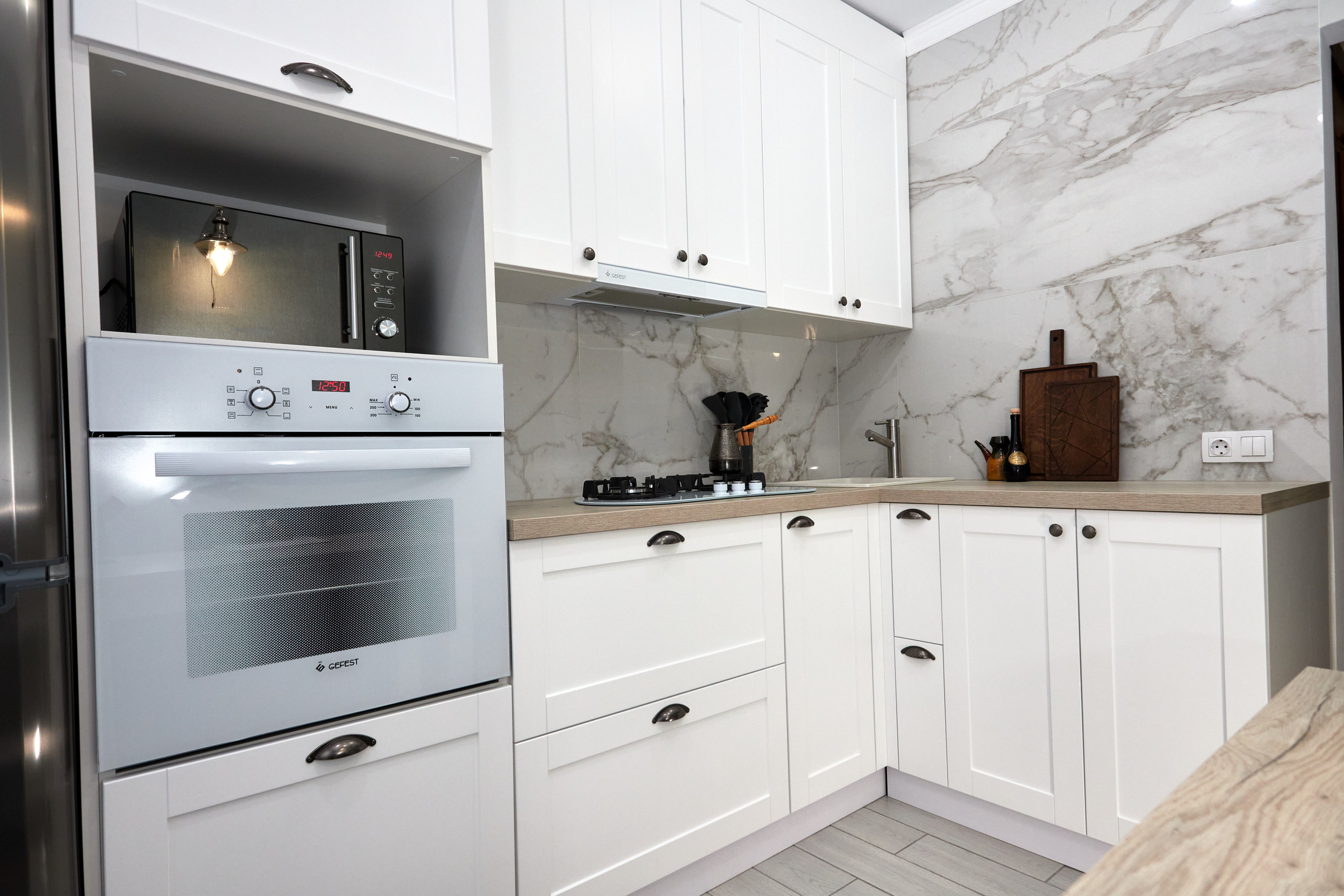 Светлая практичная кухня. Мебель под заказ. Дрогичин