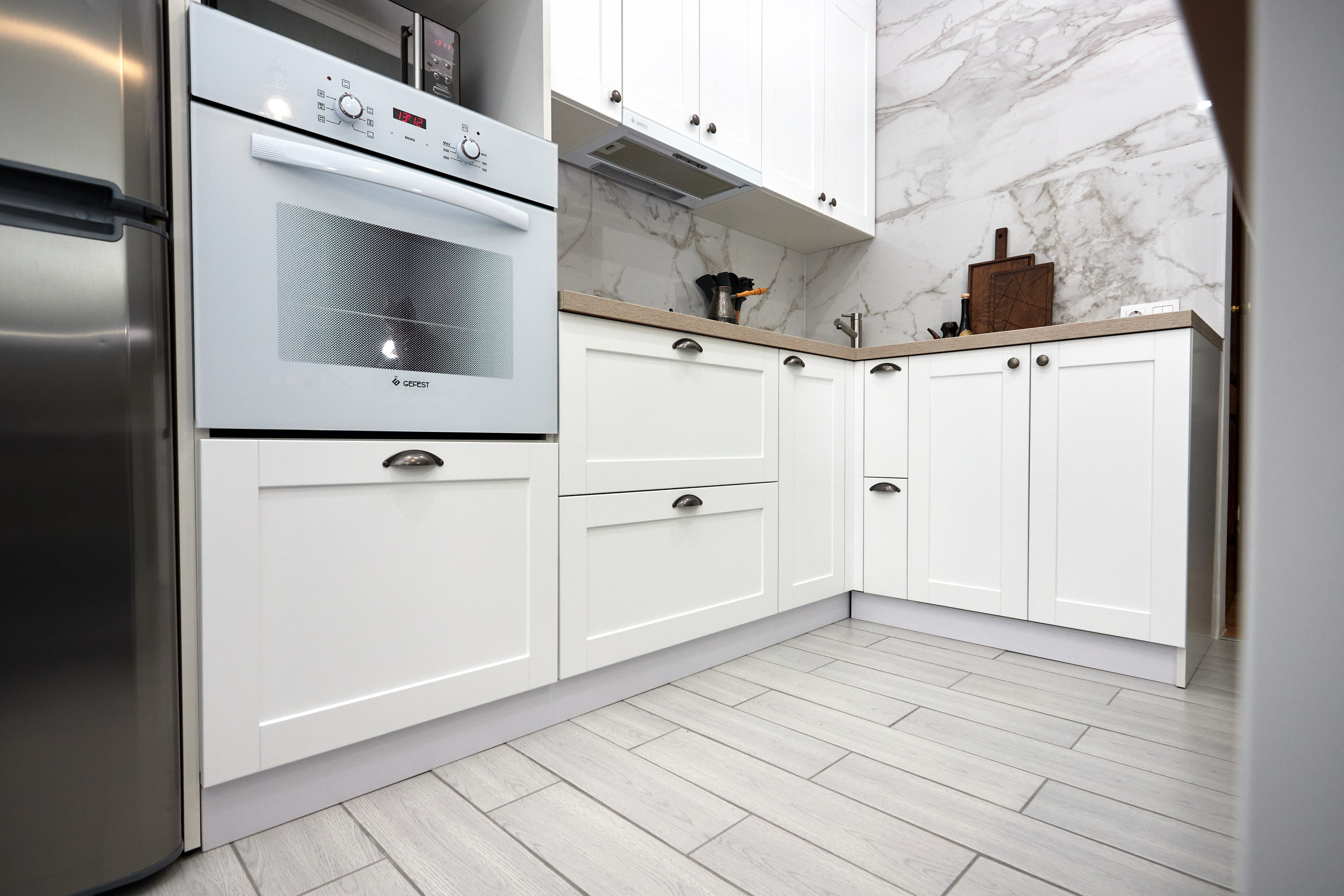 Светлая практичная кухня. Мебель под заказ. Дрогичин