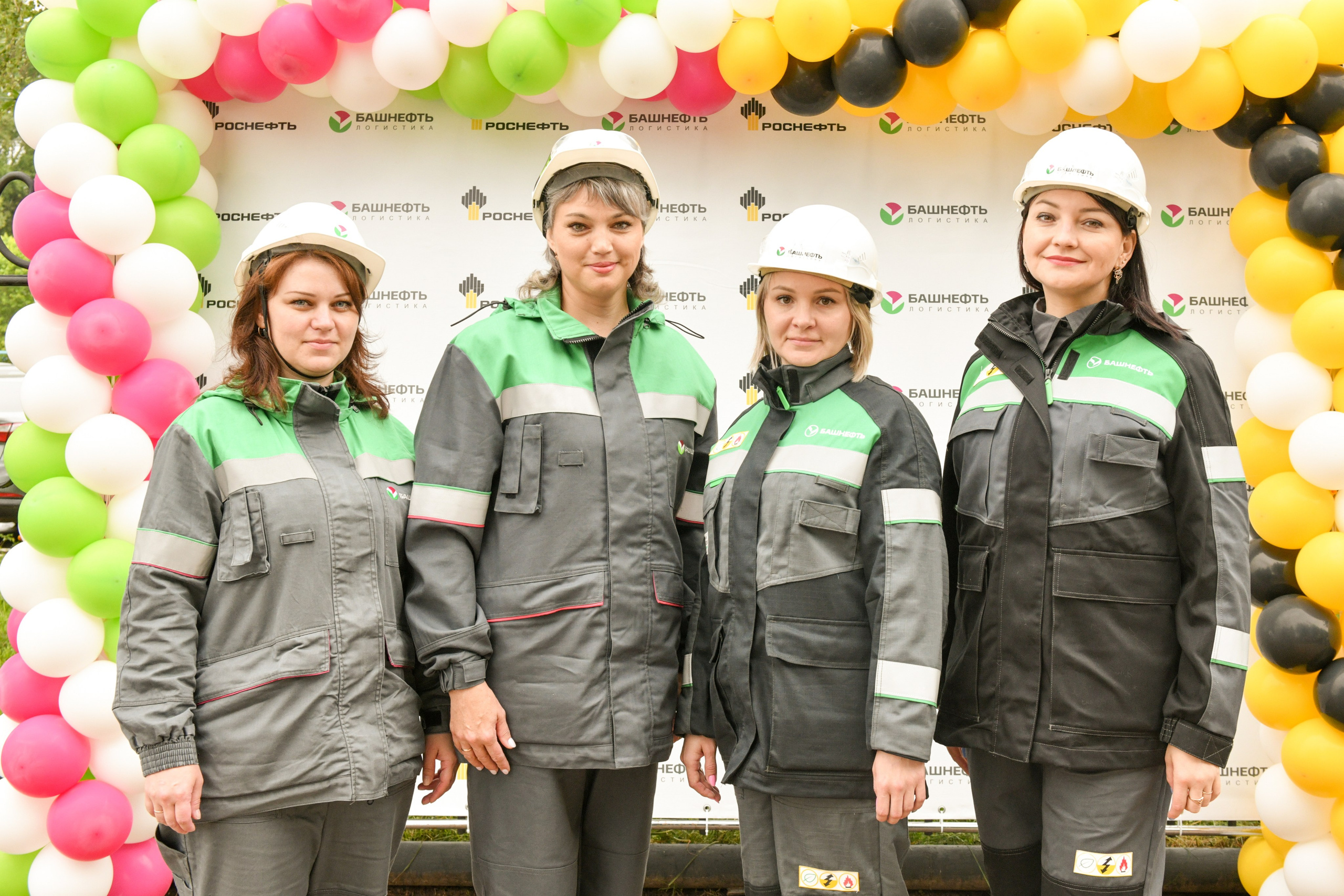 Печать фото на мероприятие день в день. Фото гостям