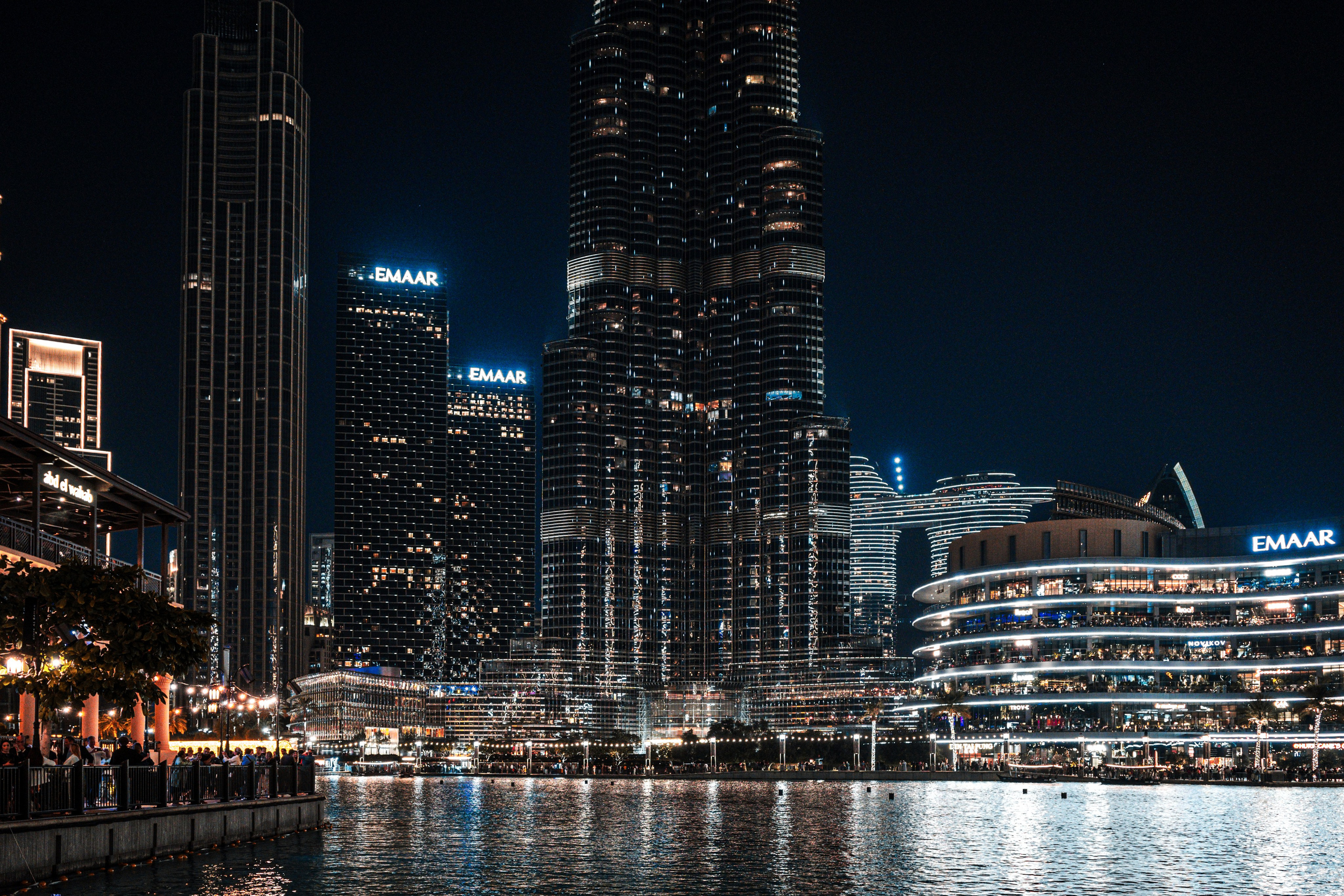 Вид на Бурж Халифа ночью