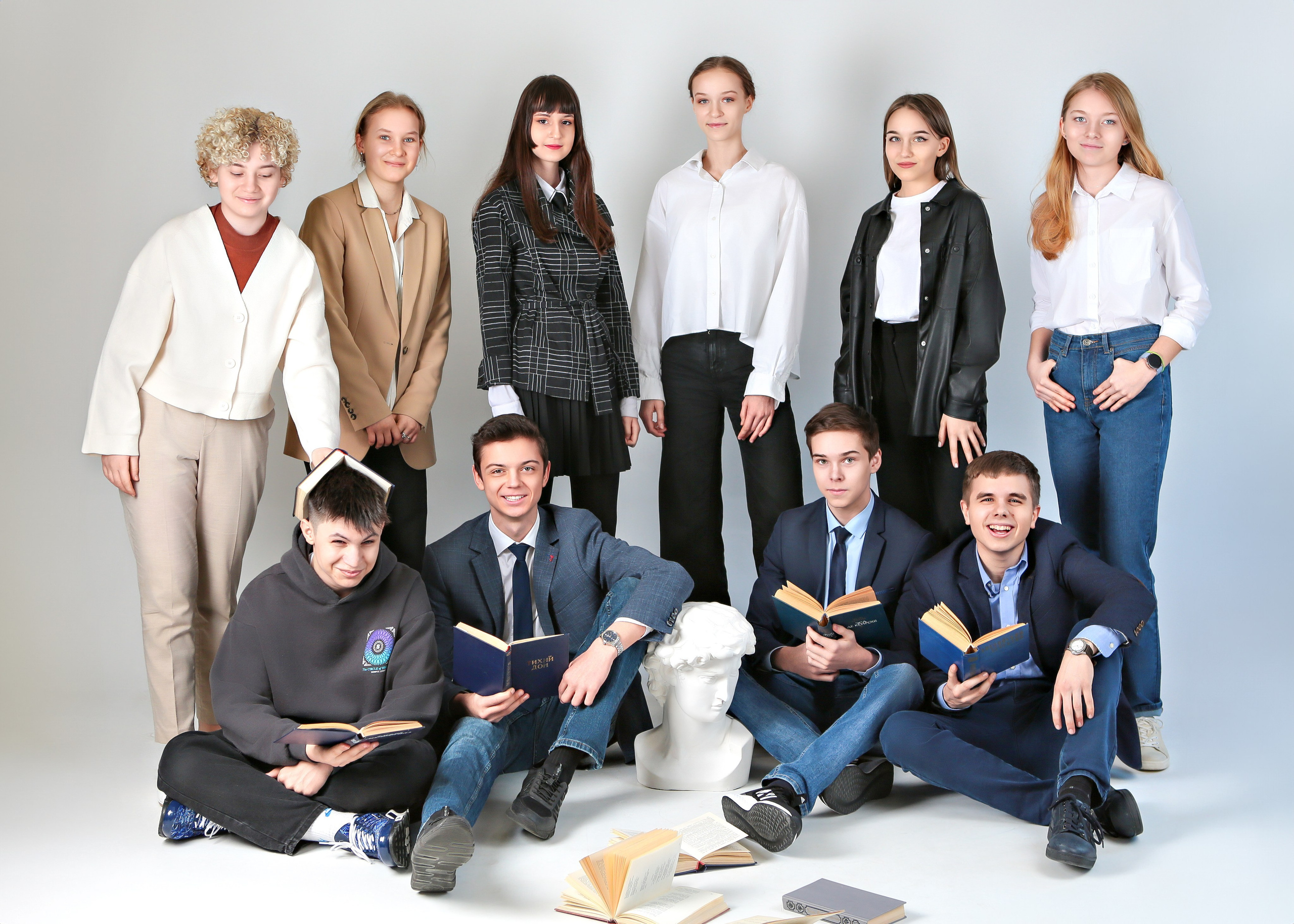 Друзья. Выпускные альбомы и школьный фотограф в Подольске, Троицке, Щербинке, Москве и Московской области