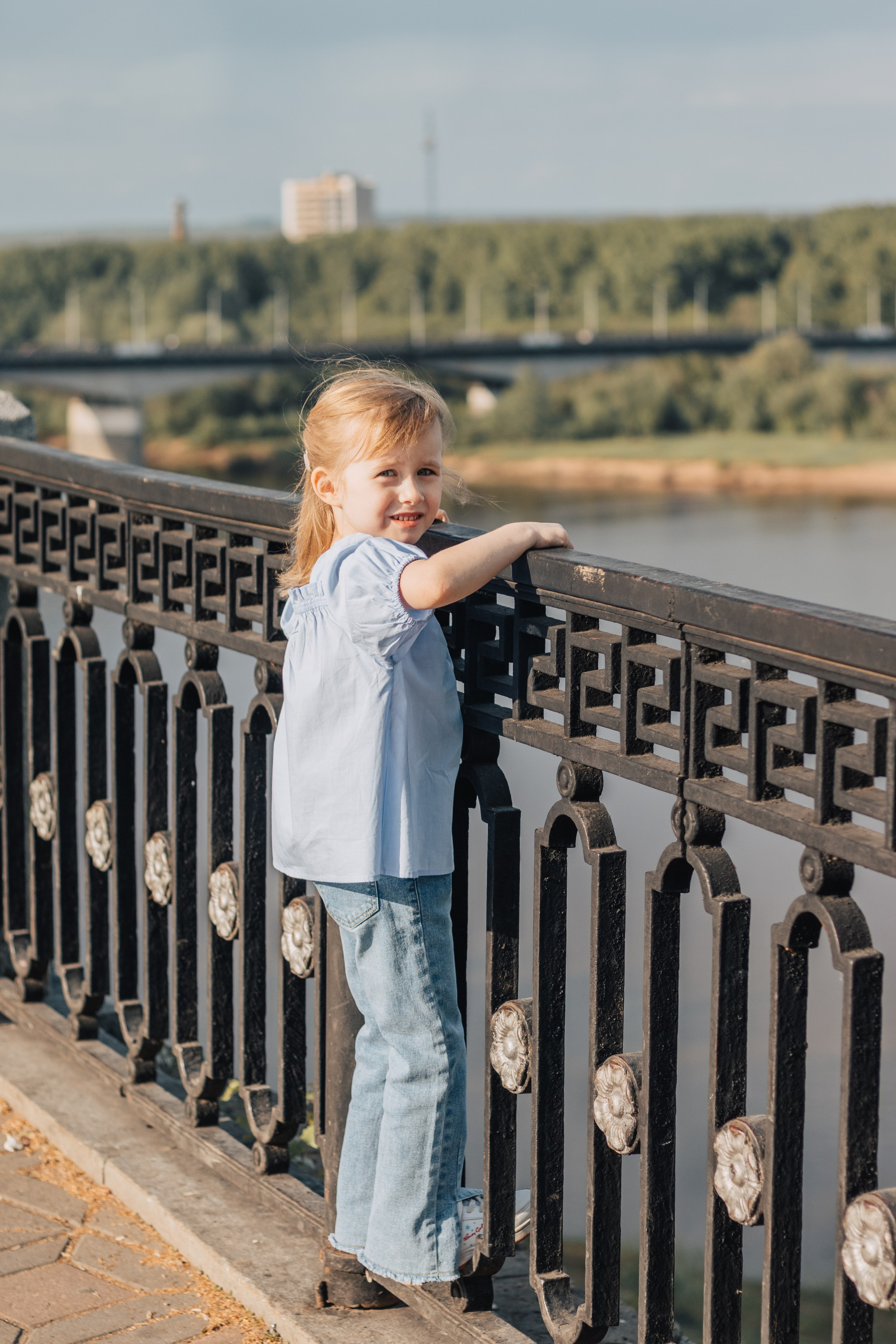 Прогулка с мамой по городу