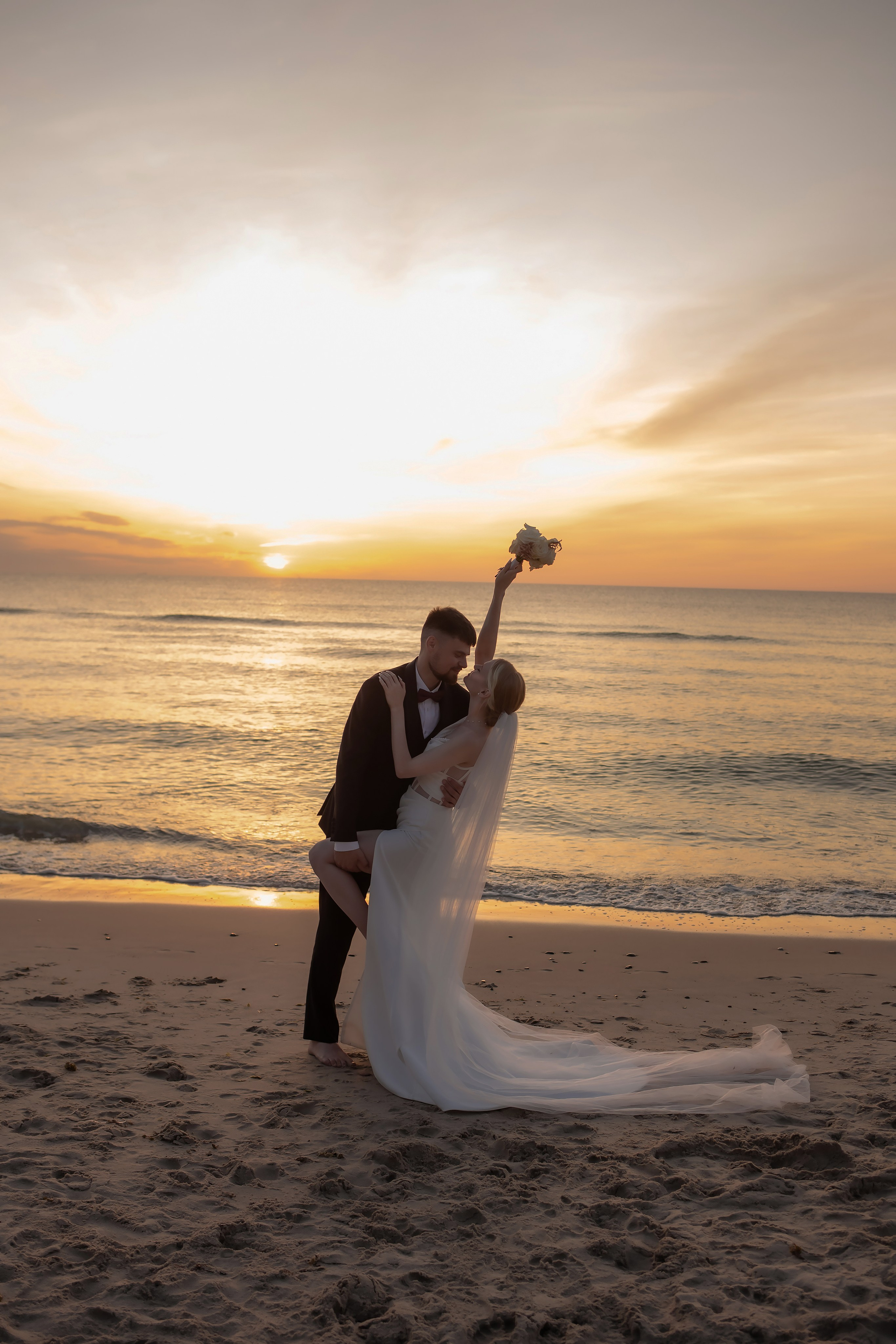 Александра и Влад. На закате. Фотограф в Калининграде Решетникова Алина