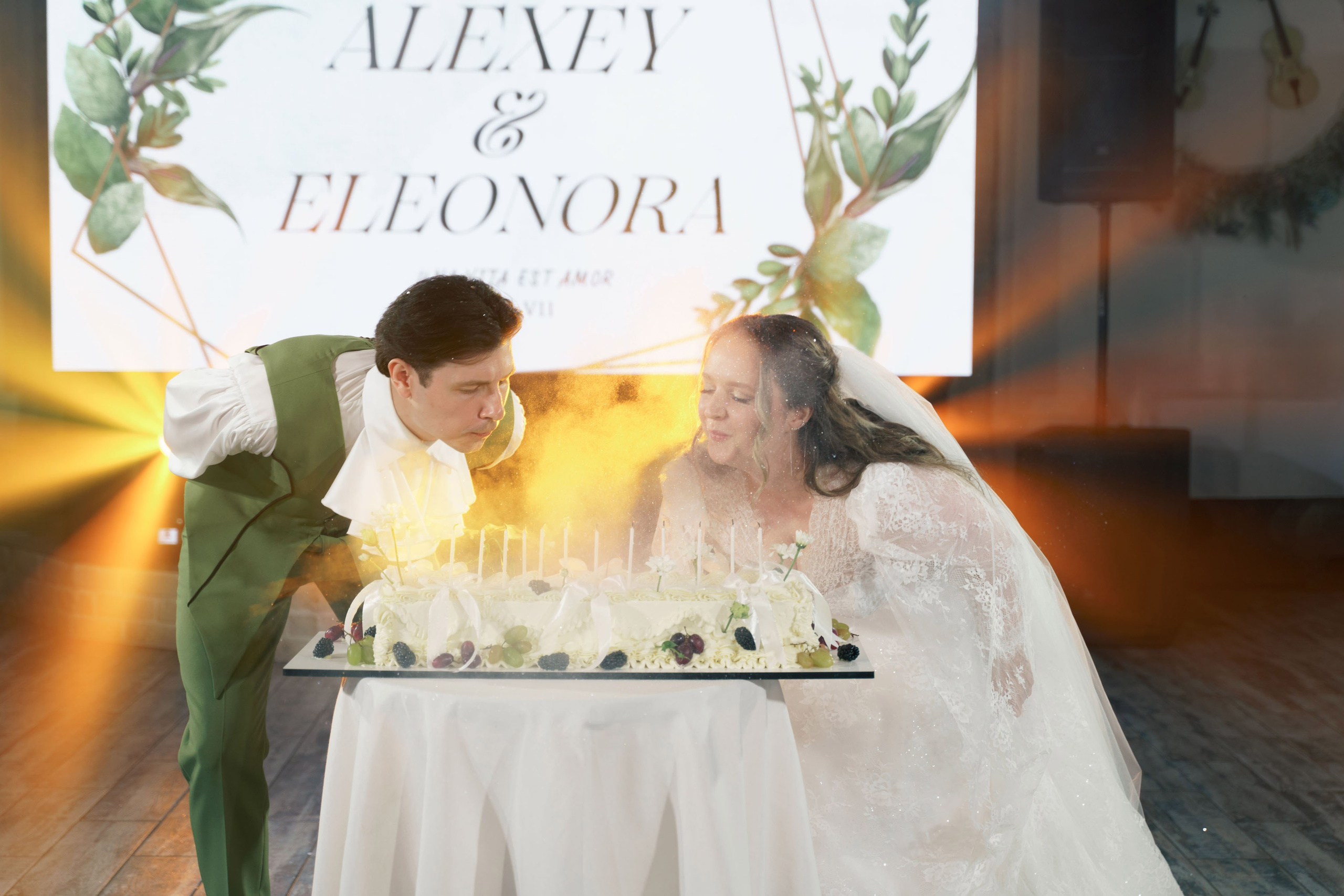 фотосессия свадебного банкета торт