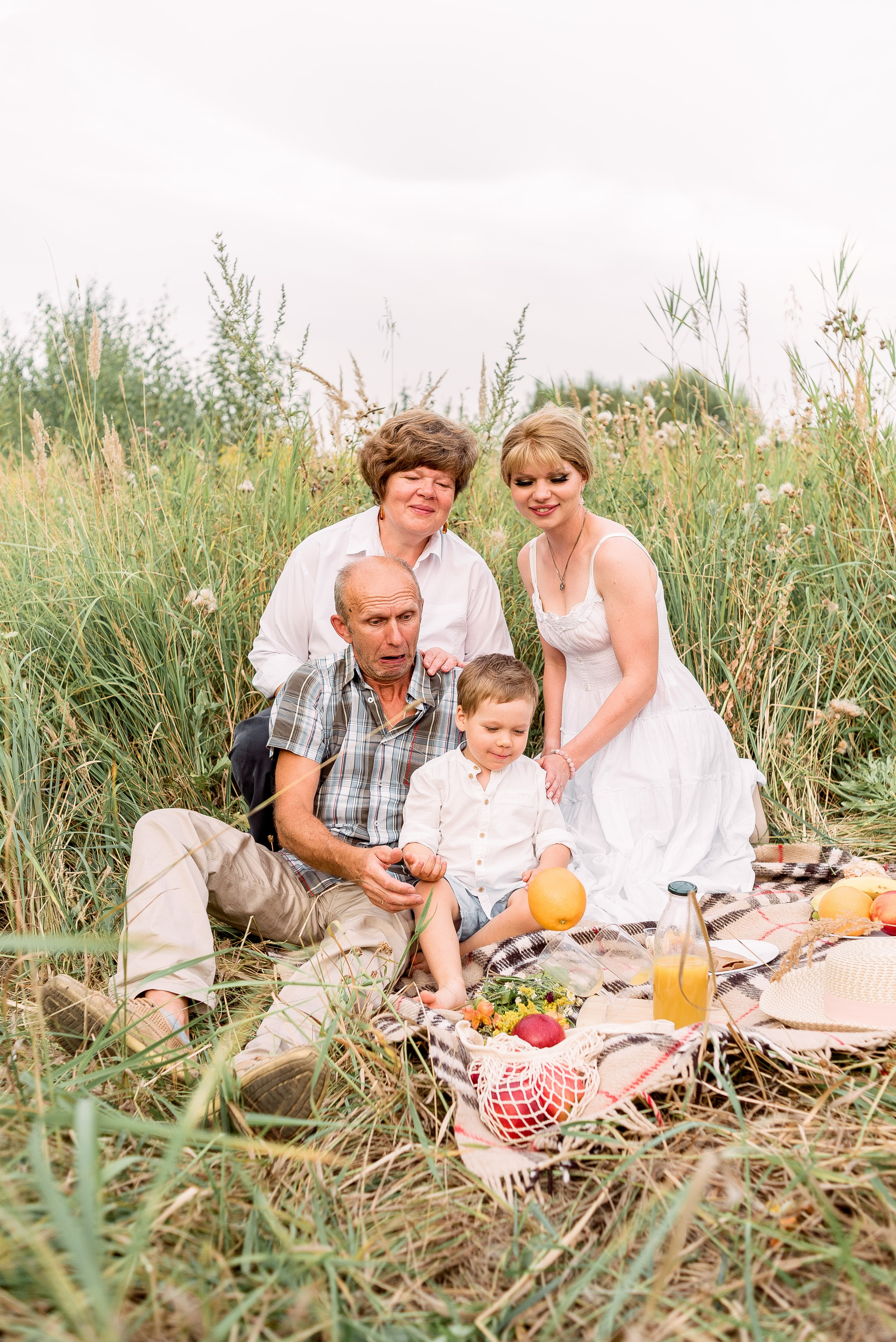 В поле. Фотограф Юлия Попова