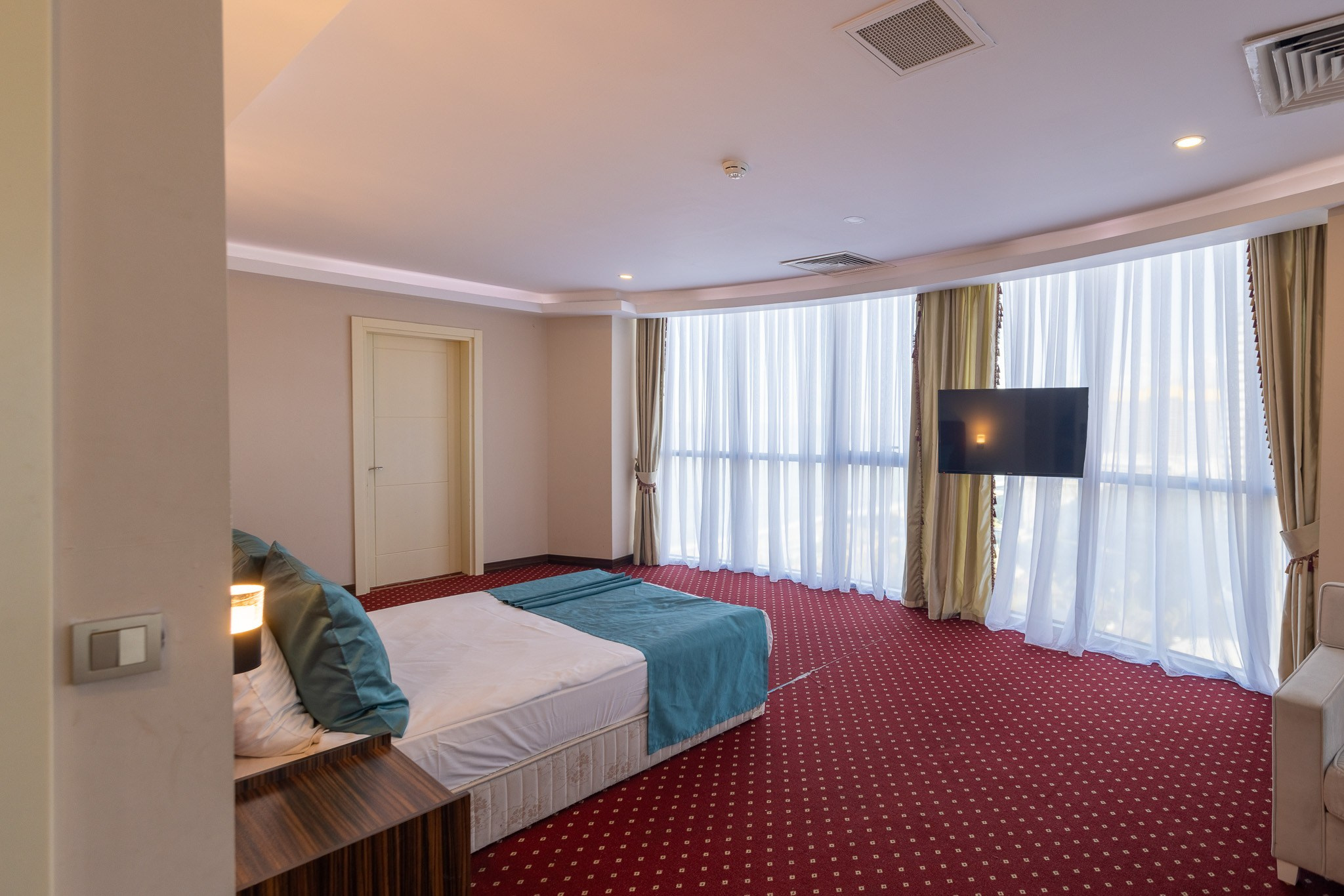 SKY TOWER (METRO CITY). Режиссёр, клипмейкер, фотограф — Андрей Охота