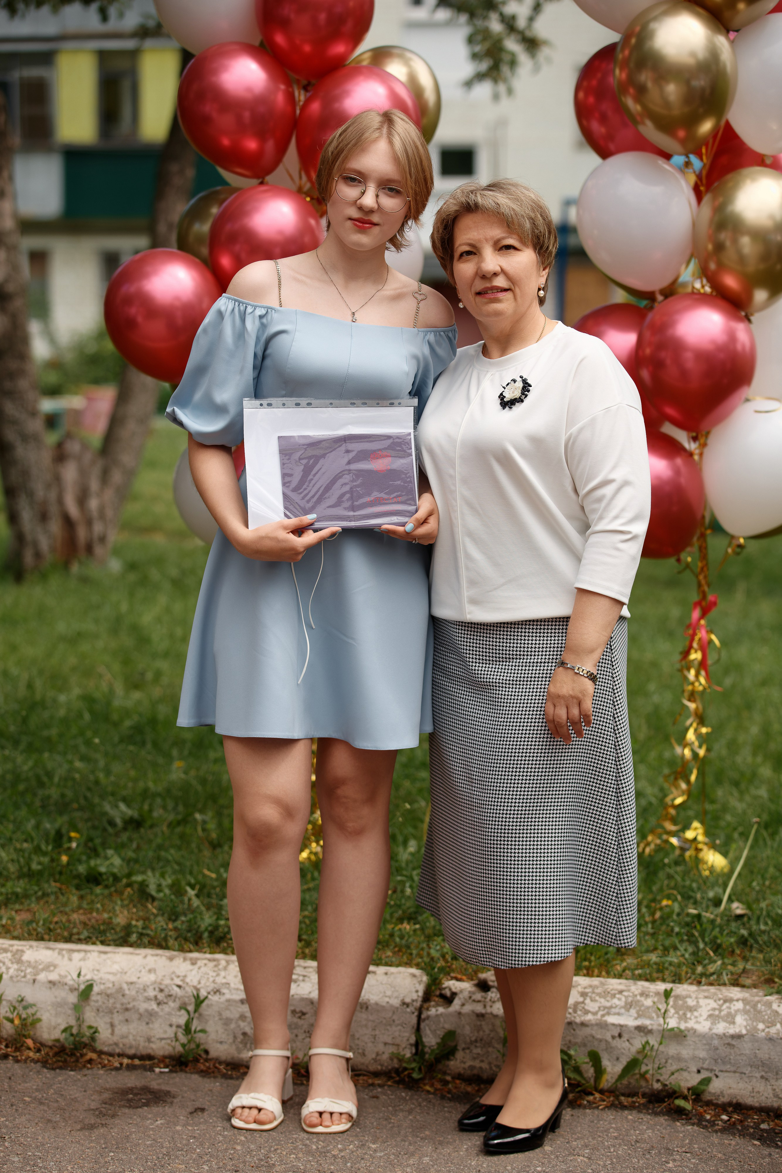 Вручение аттестатов Школа № 57. Семейный фотограф — Макс Белогрудов