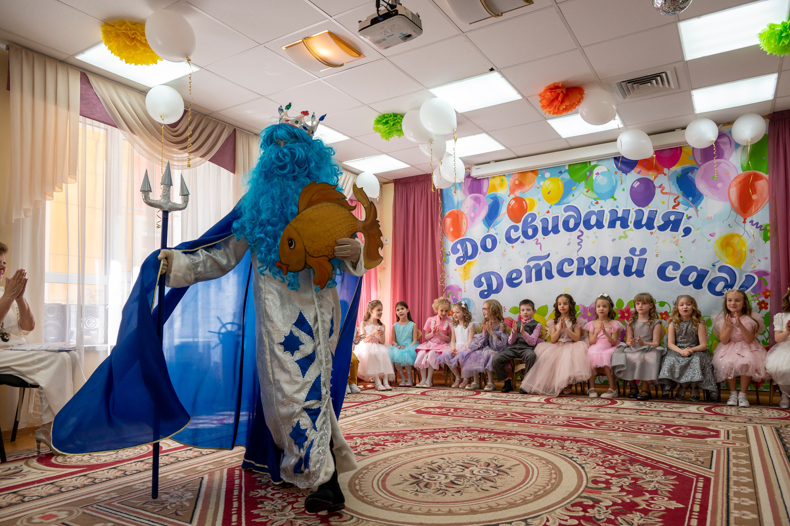 Выпускной в детском садике «Чебурашка», Королёв. Профессиональный фотограф интерьеров в Москве Юрий Федоскин