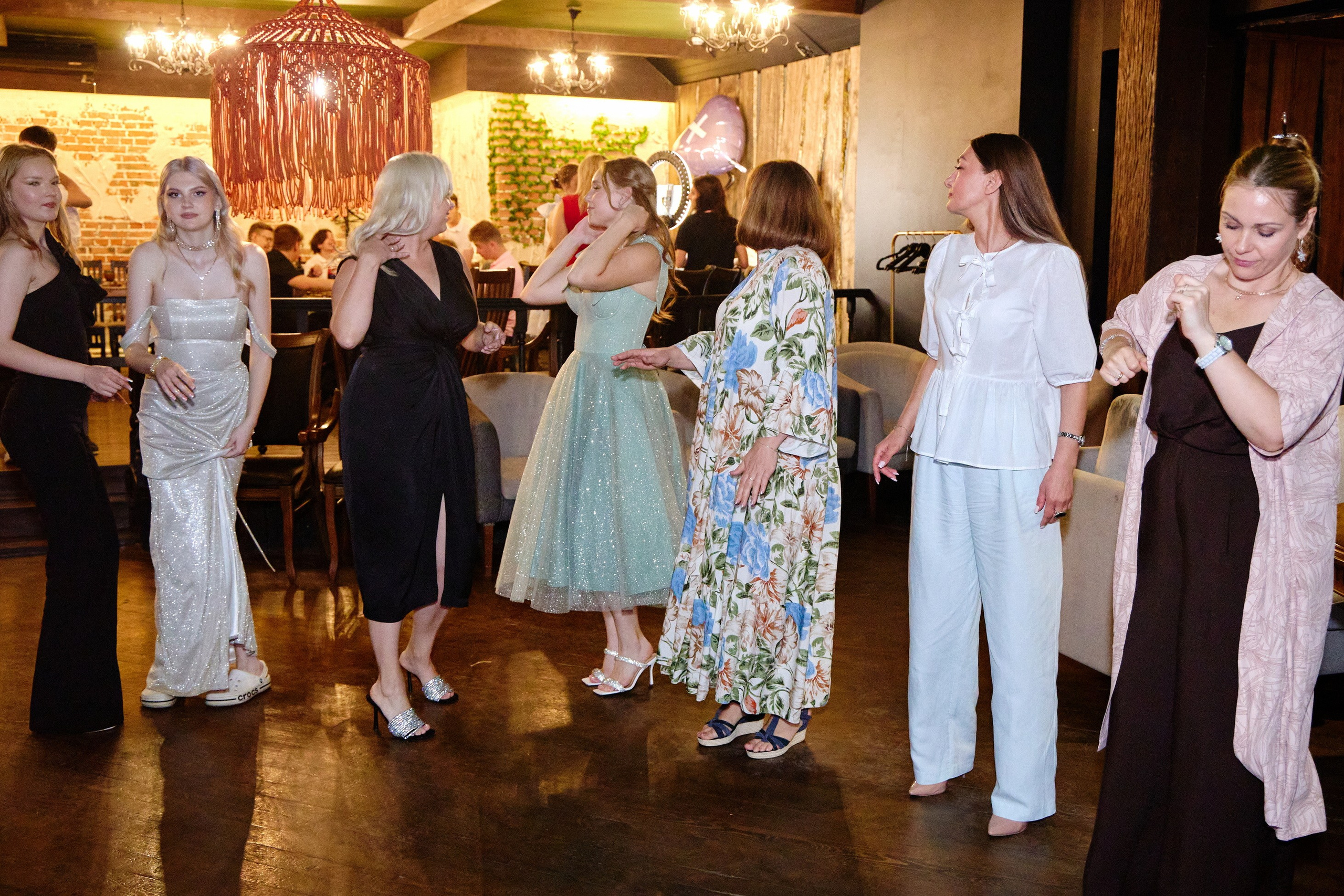 Выпускной 35 Сош. Фотограф Выпускные альбомы Таганрог Сергей Коробченко