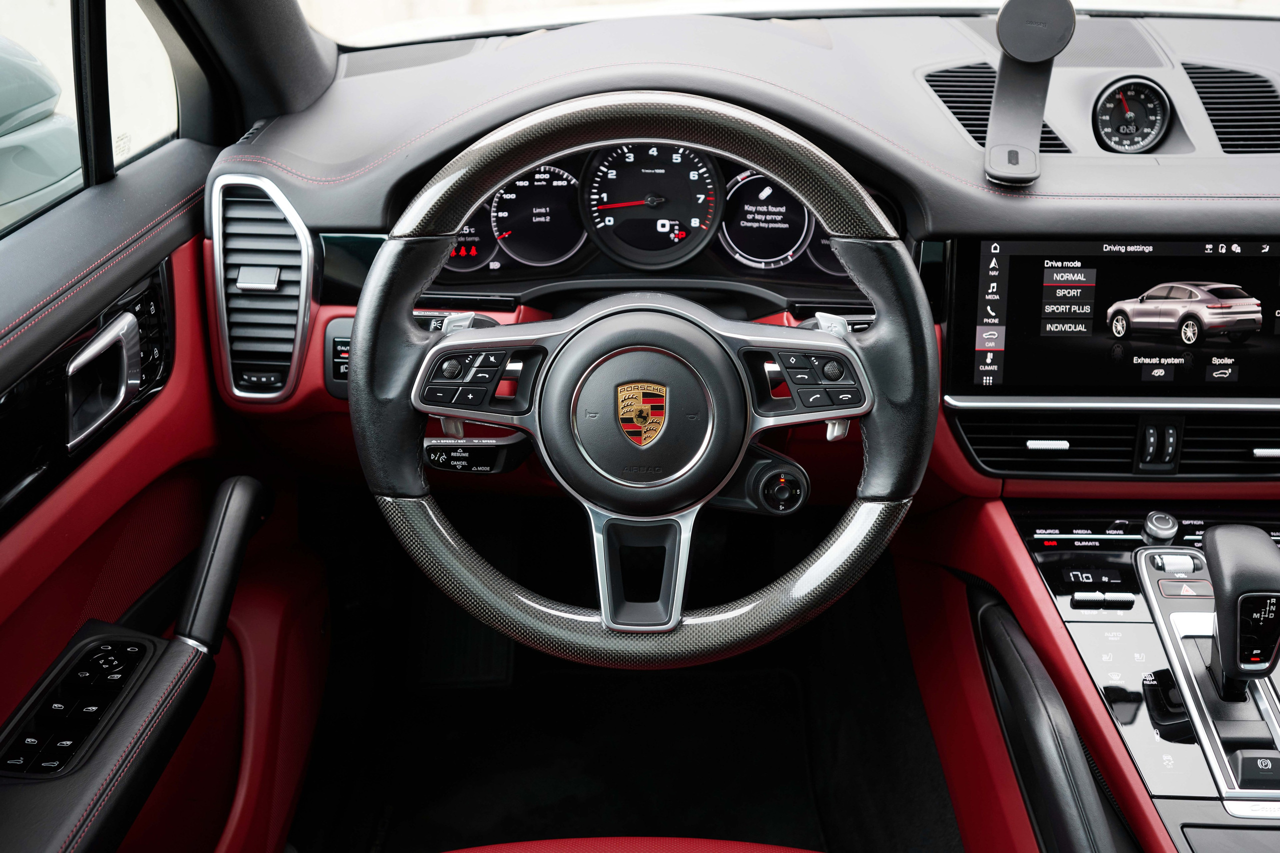 Porsche Cayenne. Автомобильный и интерьерный фотограф в Минске Александр Тагаев