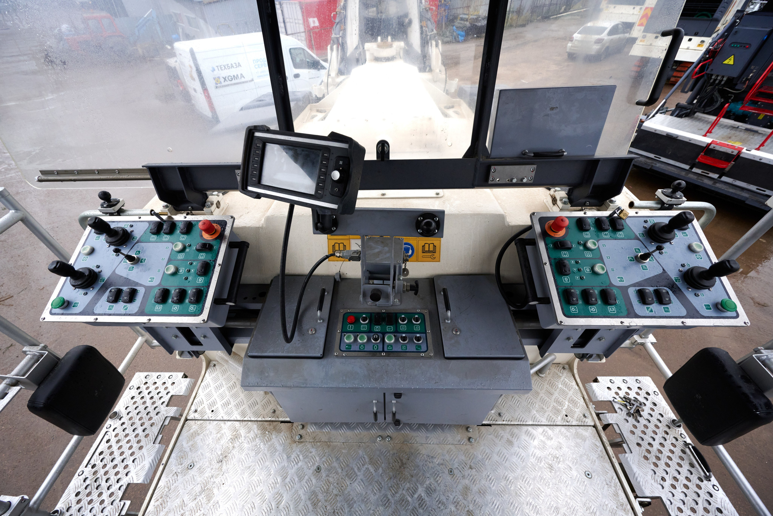 Асфальтоукладчик. Автомобильный и интерьерный фотограф в Минске Александр Тагаев