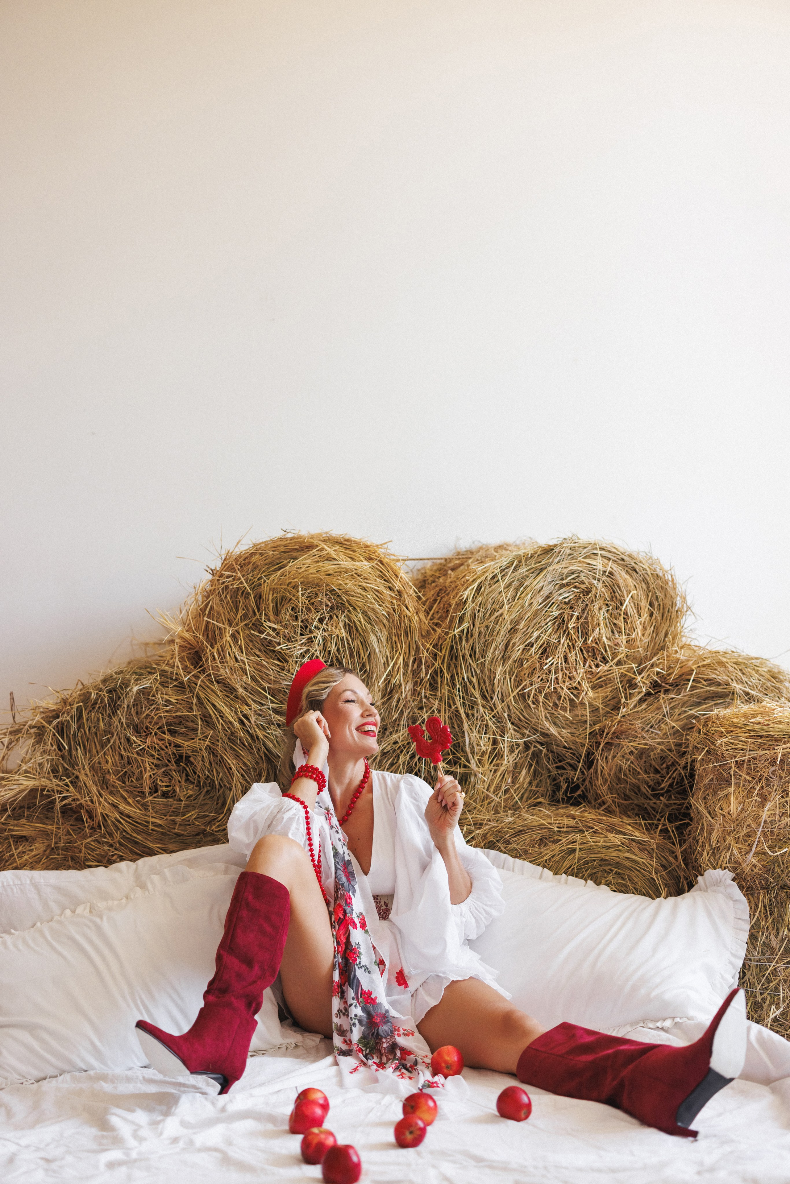 Фотосессия в современном Русском стиле. Фотостудия Лофт потолок, зал «Берлин», город Краснодар. Семейный и детский фотограф в Краснодаре Анна Трашкова