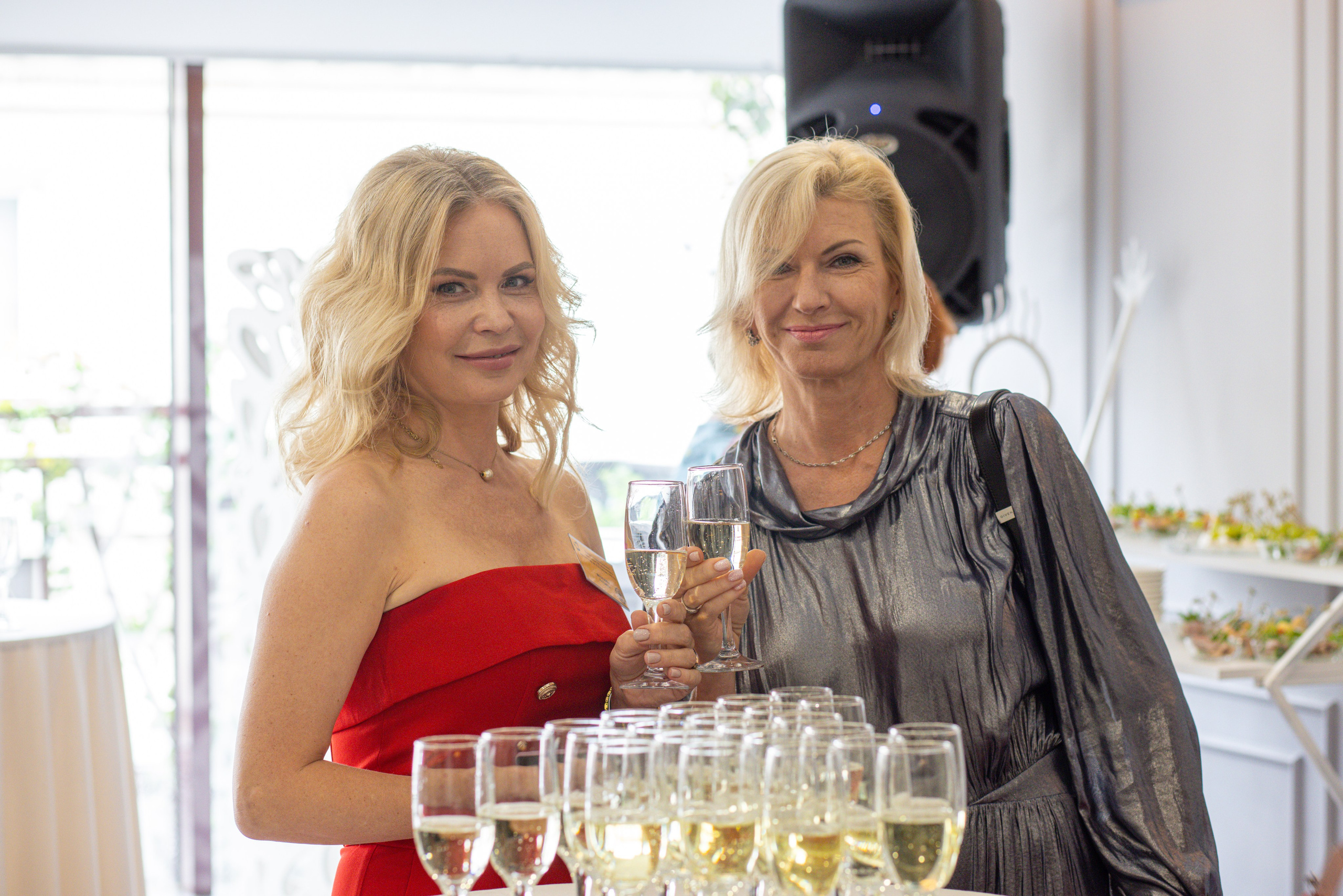 Встреча выпускников. Стоматологи СПб. Семейный фотограф в Вышнем Волочке — Ульяна Иванова | Фотосессии для всей семьи