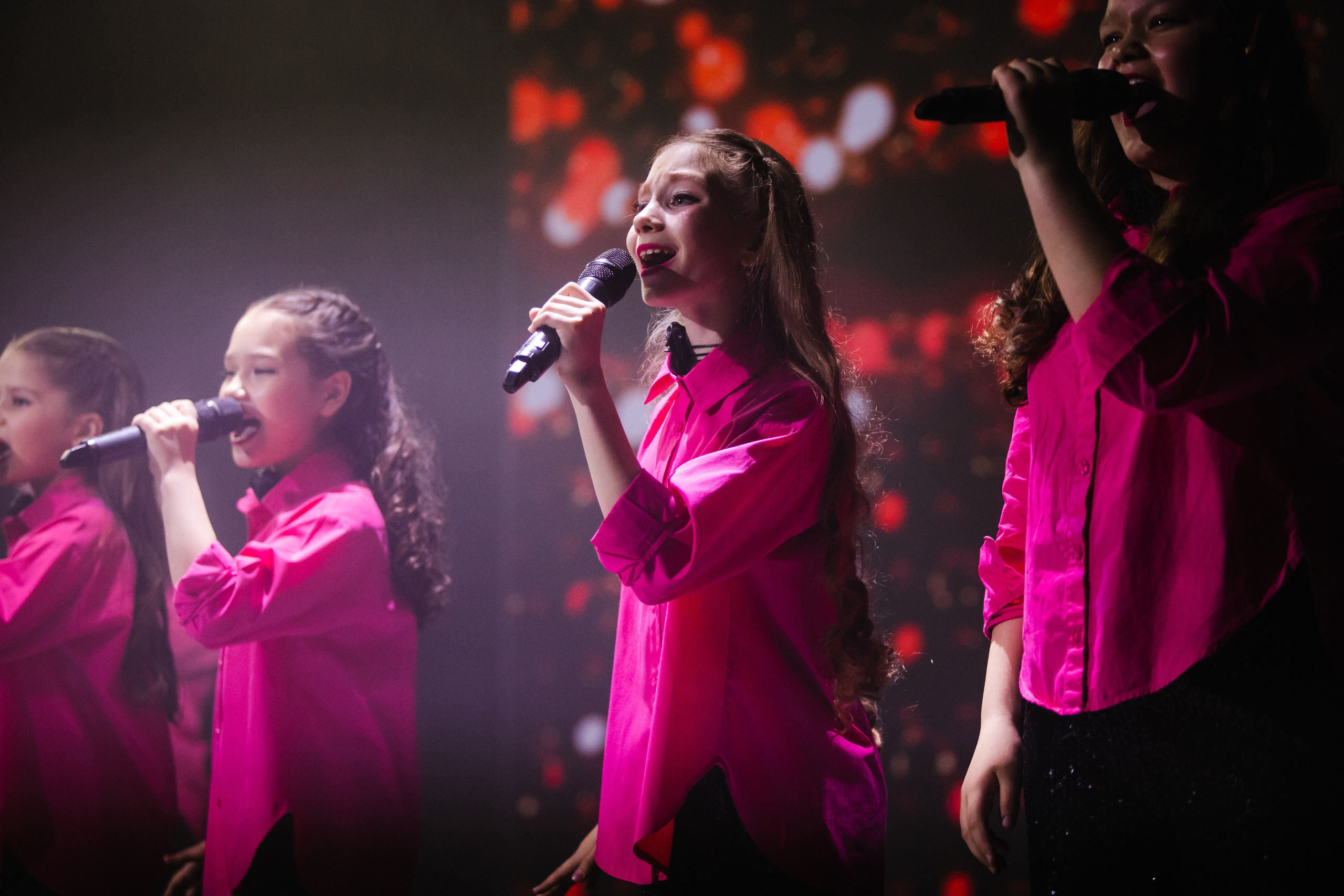 Отчетный концерт центра национальных культур 2025. Роман Урумбаев фотограф Нижневартовск