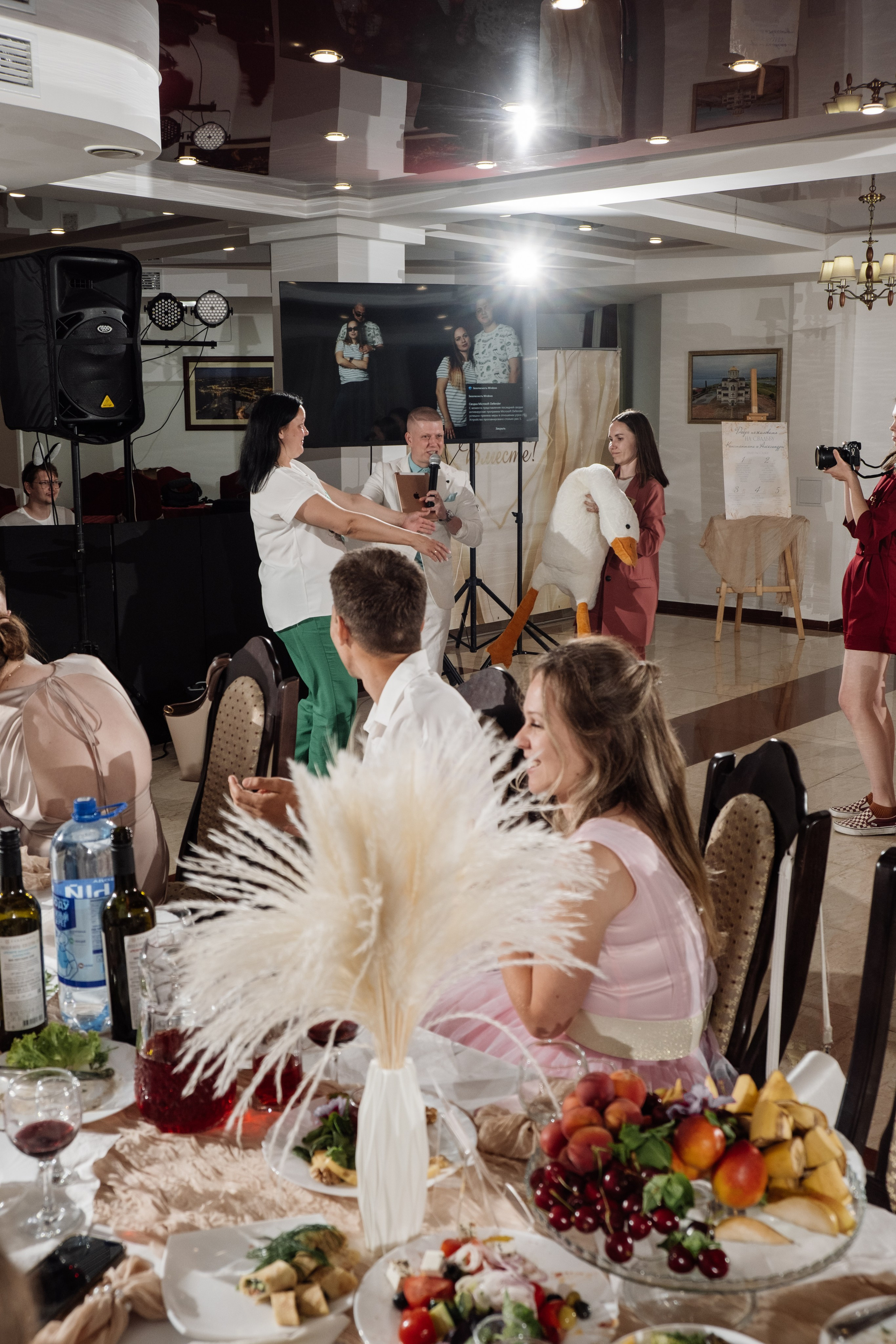 Свадебный ретопртаж. Профессиональная фотосъемка в Крыму. Натуральные эмоции и живые кадры. Забронируйте дату прямо сейчас!