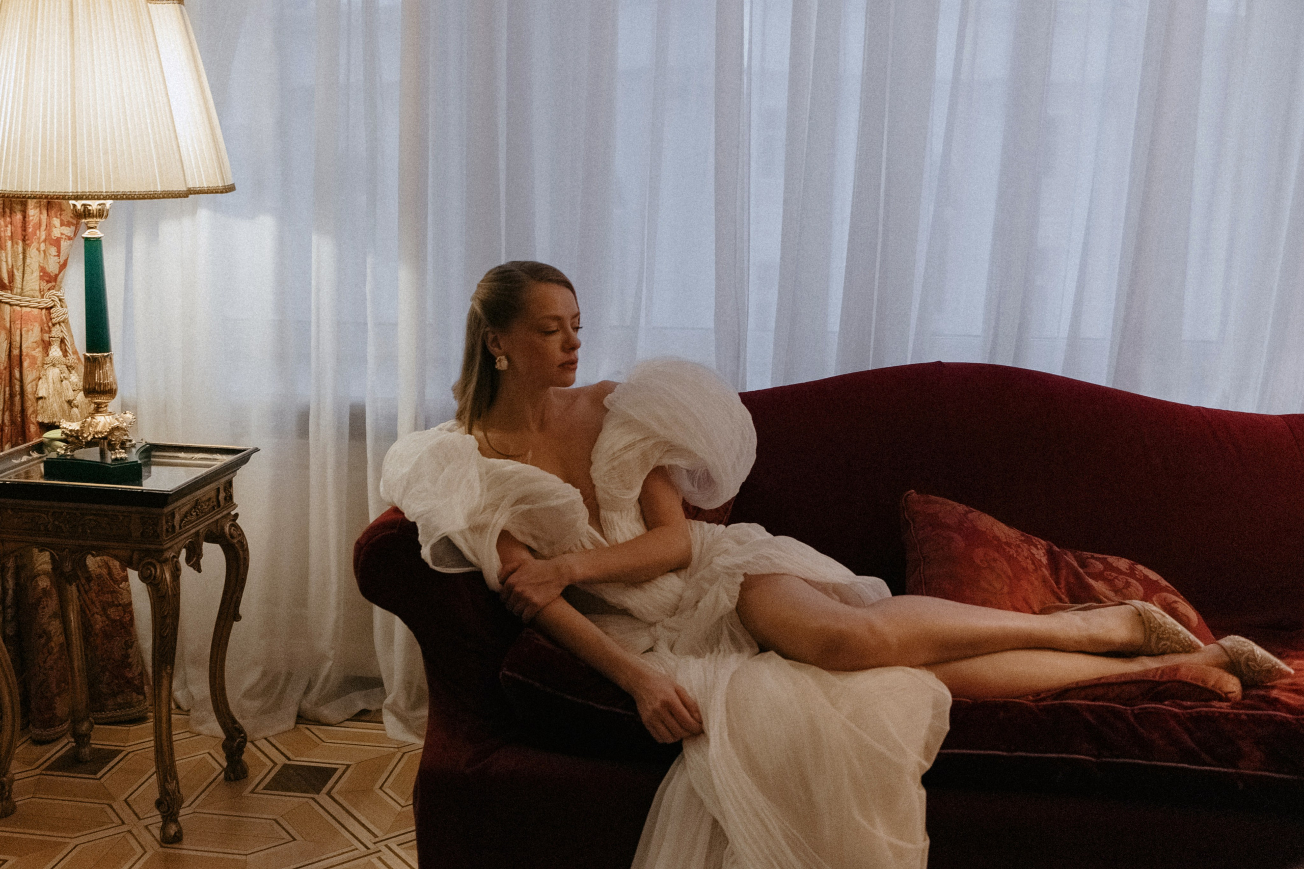 Свадебная фотосъемка в отеле Савой. Свадебный фотограф Москва