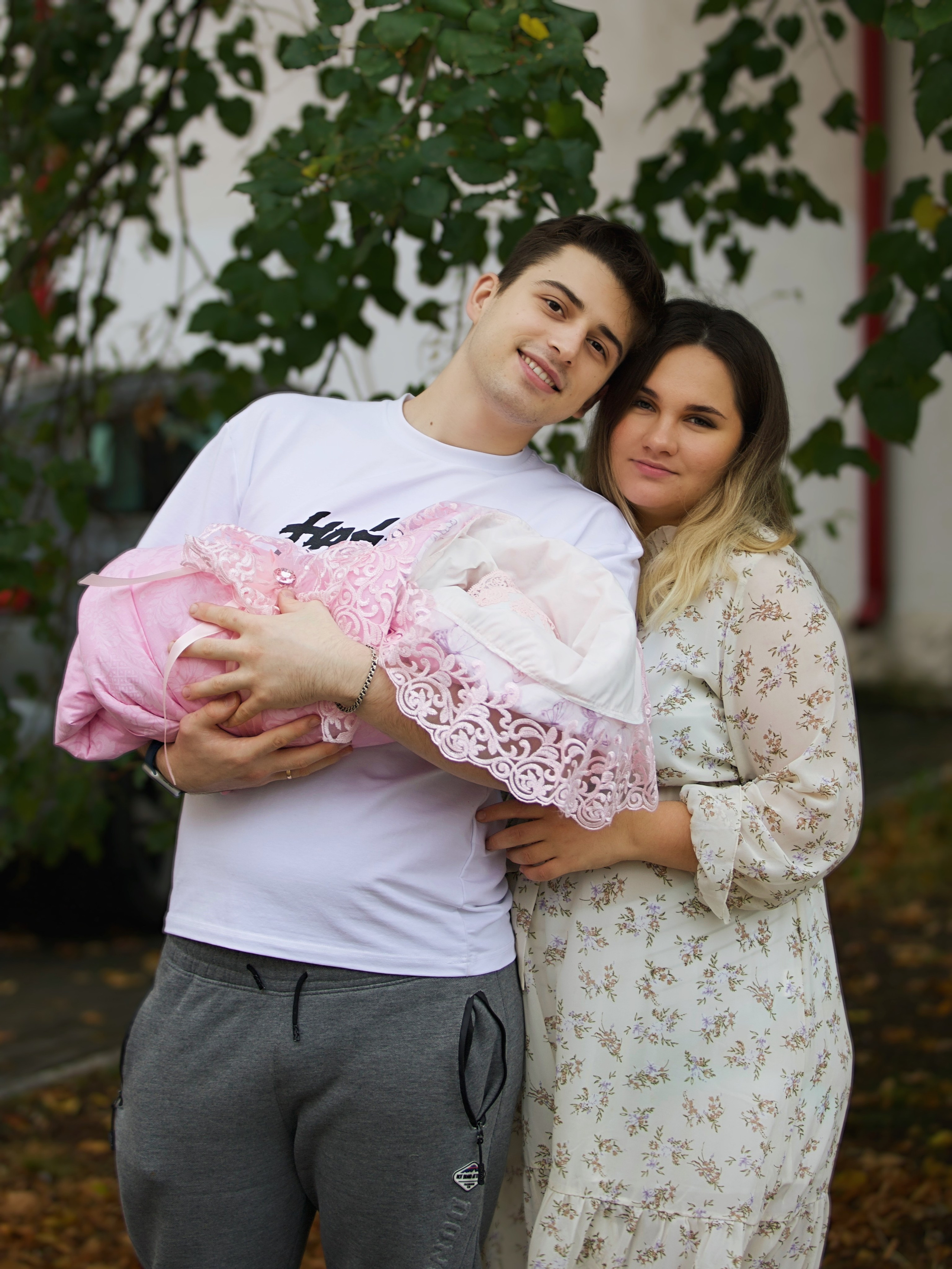 Выписка Аня и Давид. Репортажный фотограф Анапа