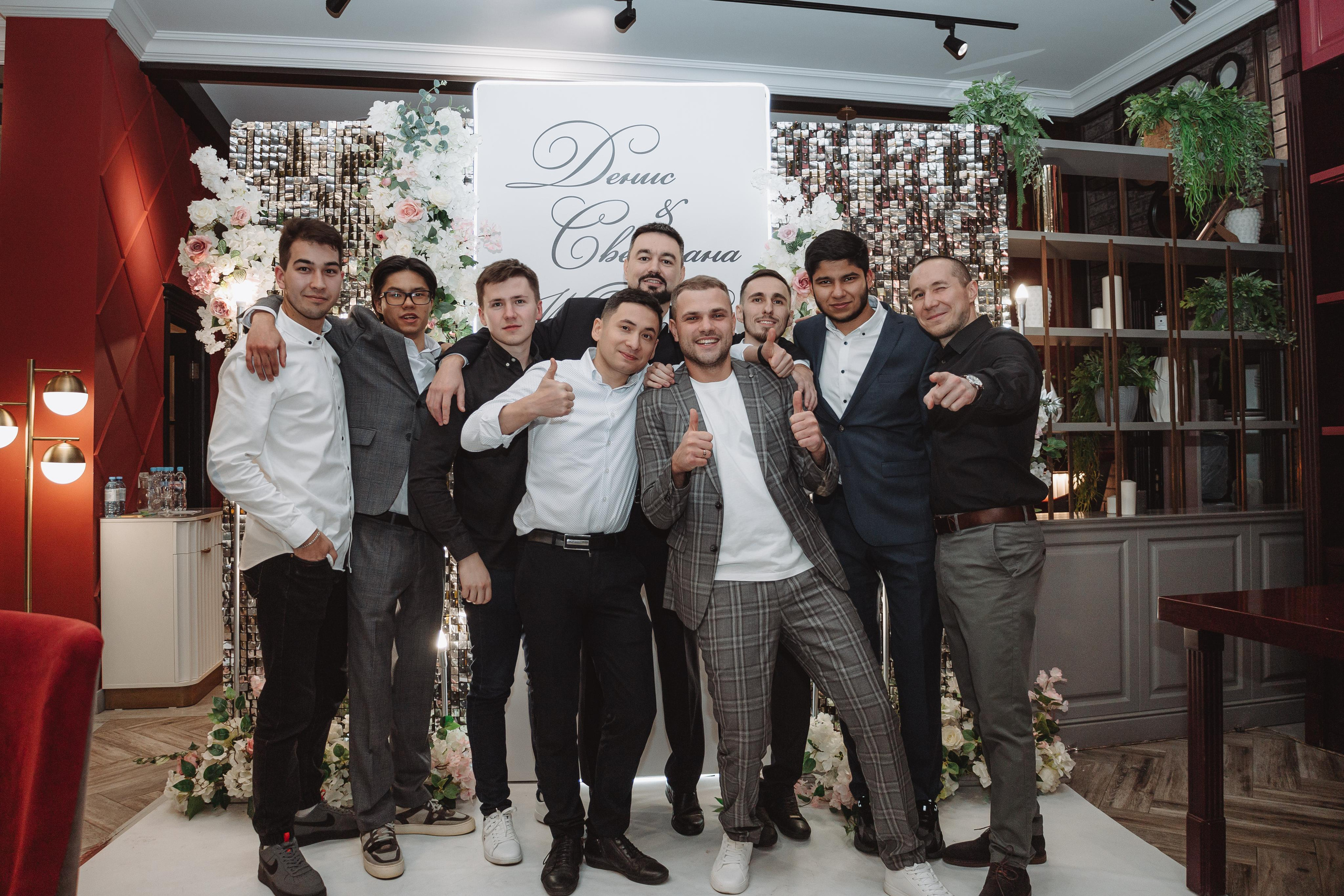 Светлана & Денис Прогулка+банкет. Фотограф Уфа Башкирия Мухаметянова Алина. Свадебный семейный портретный