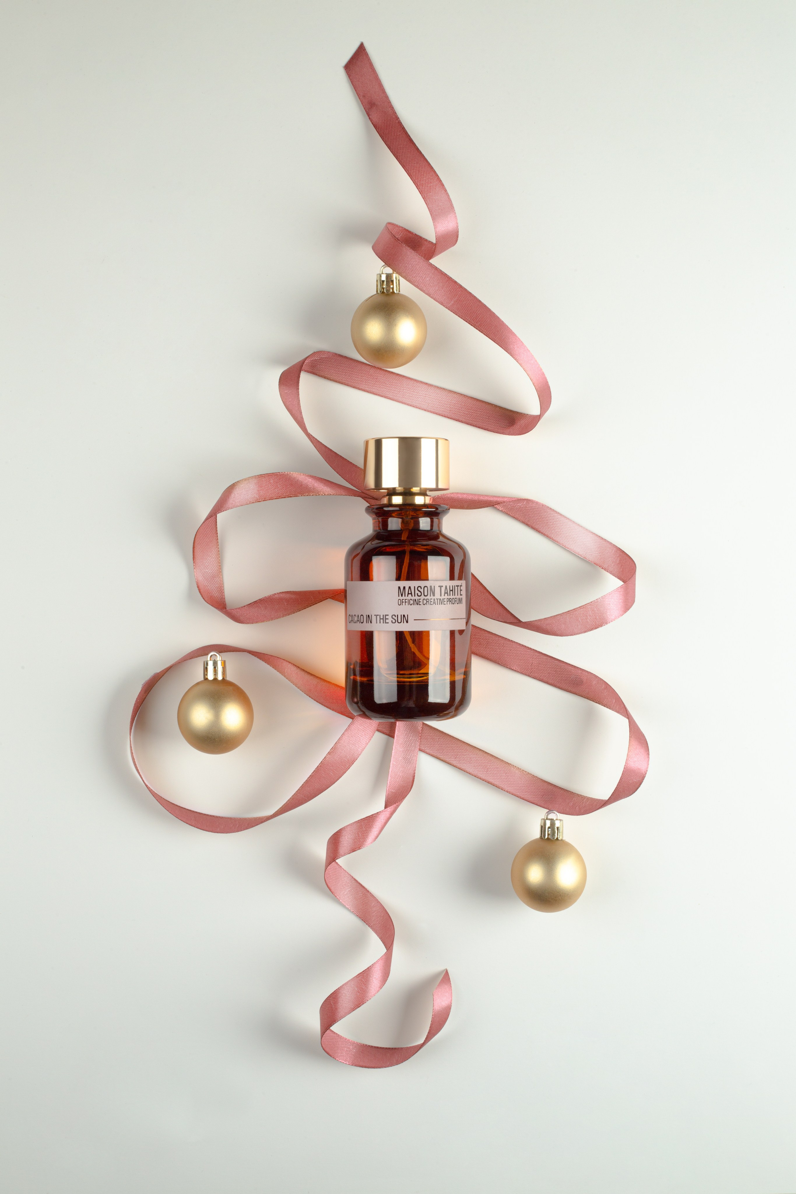 Художественная обработка парфюмов | Студия SVITHART