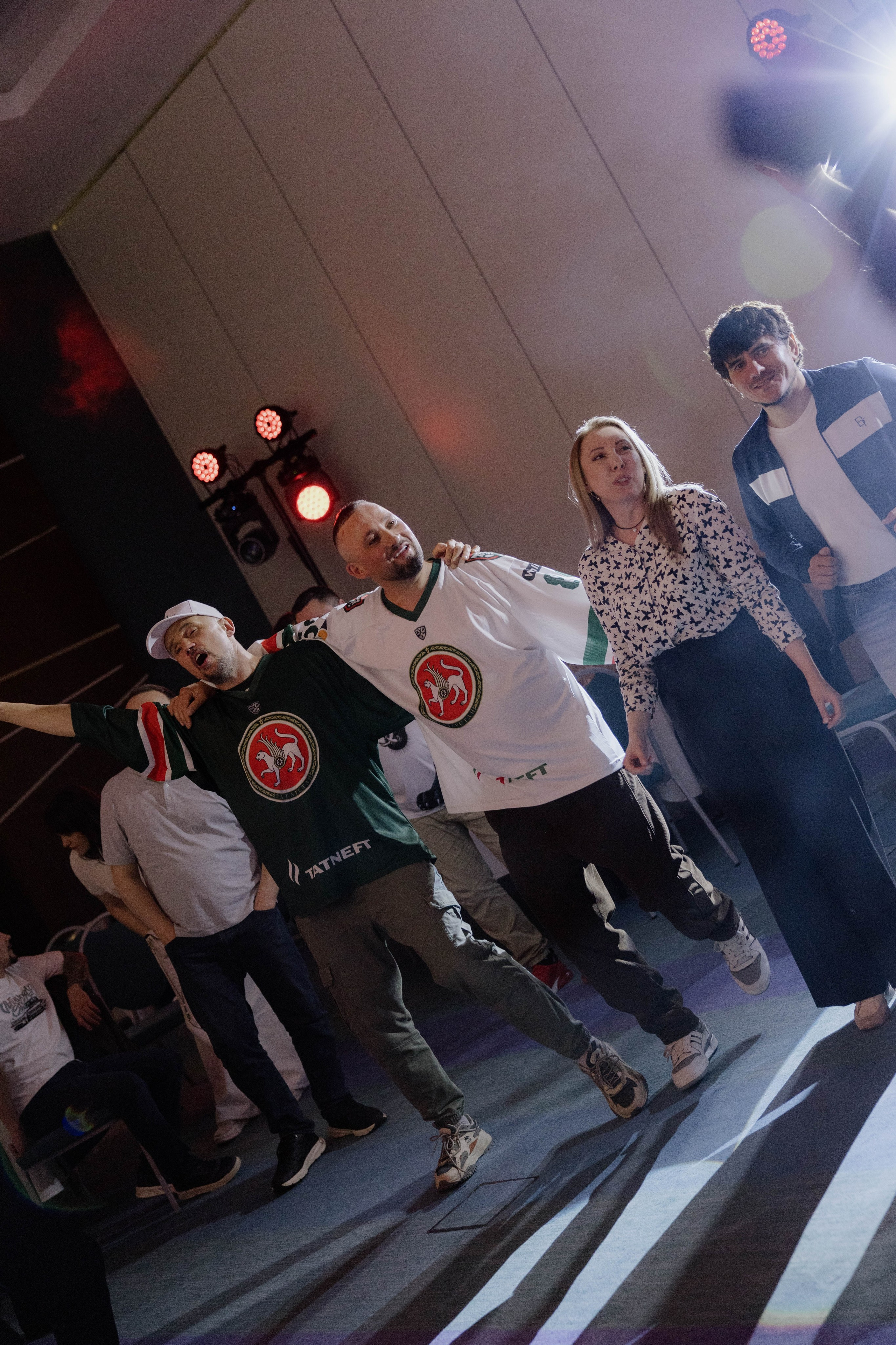 Конференция и ужи. Кормовит. Роза хутор. Фотограф Юсова Мария