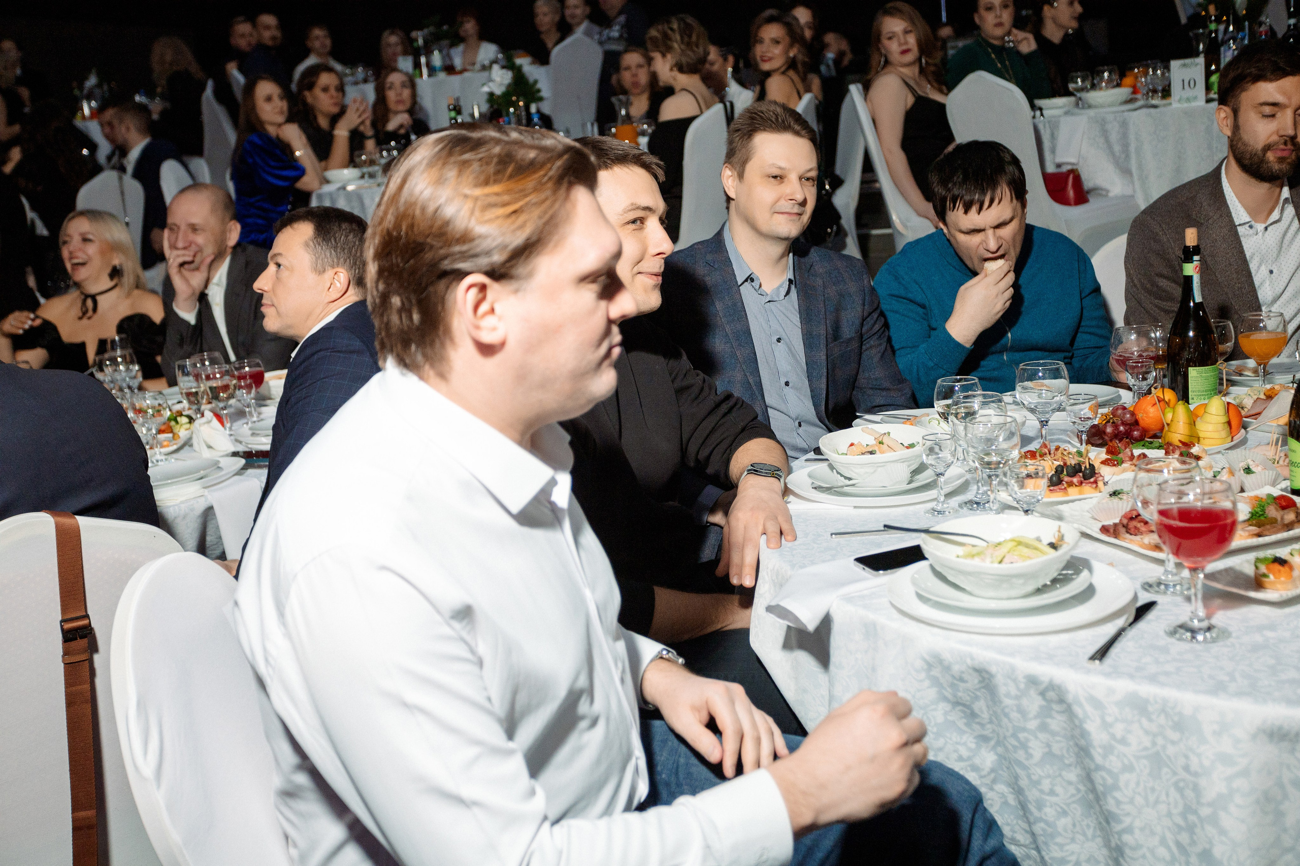 РЕПОРТАЖ: НОВЫЙ ГОД В ДК МЕТАЛЛУРГ. Профессиональный фотограф в Ижевске Леша Петров