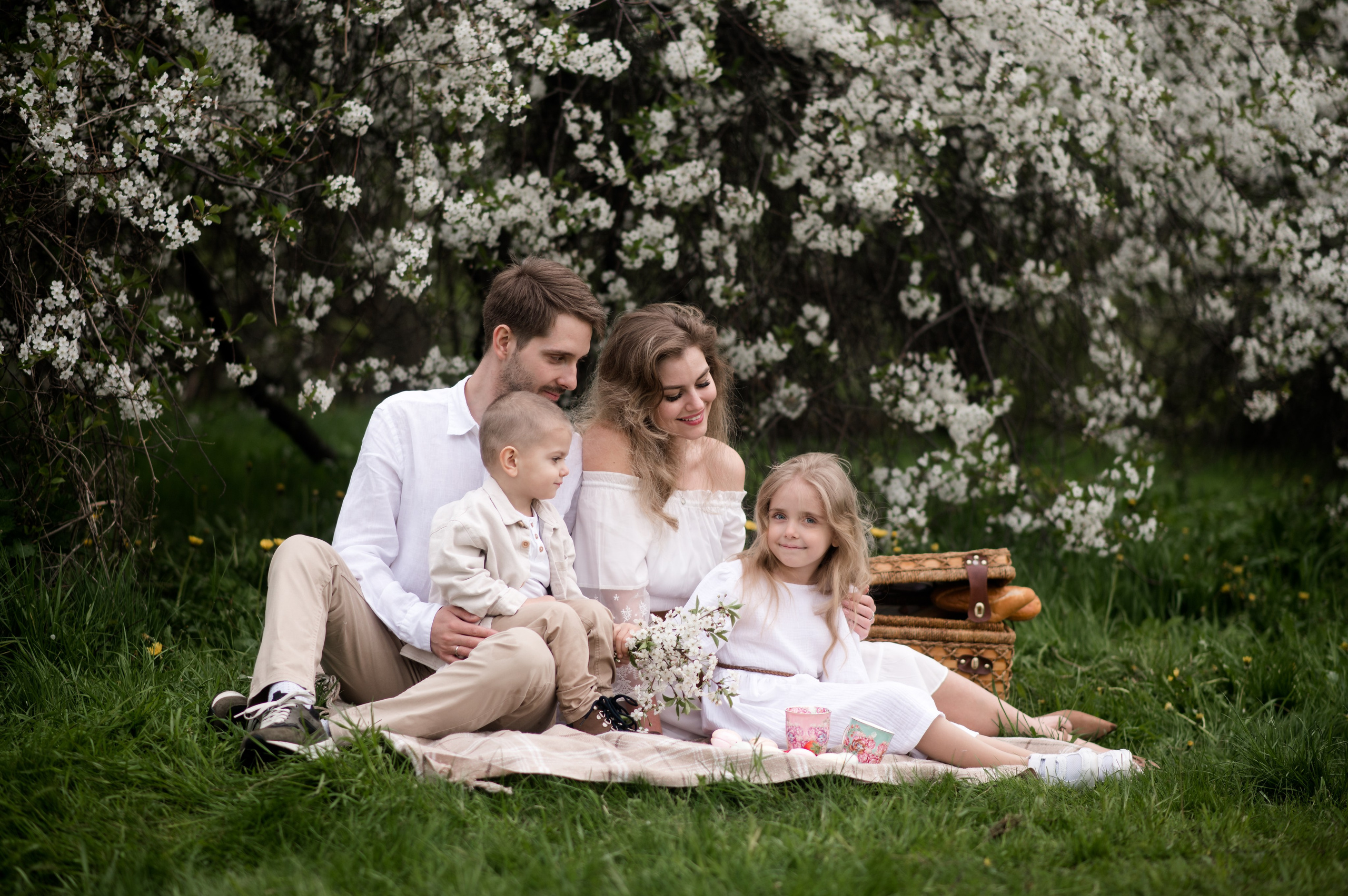 Spring. Family and content photographer