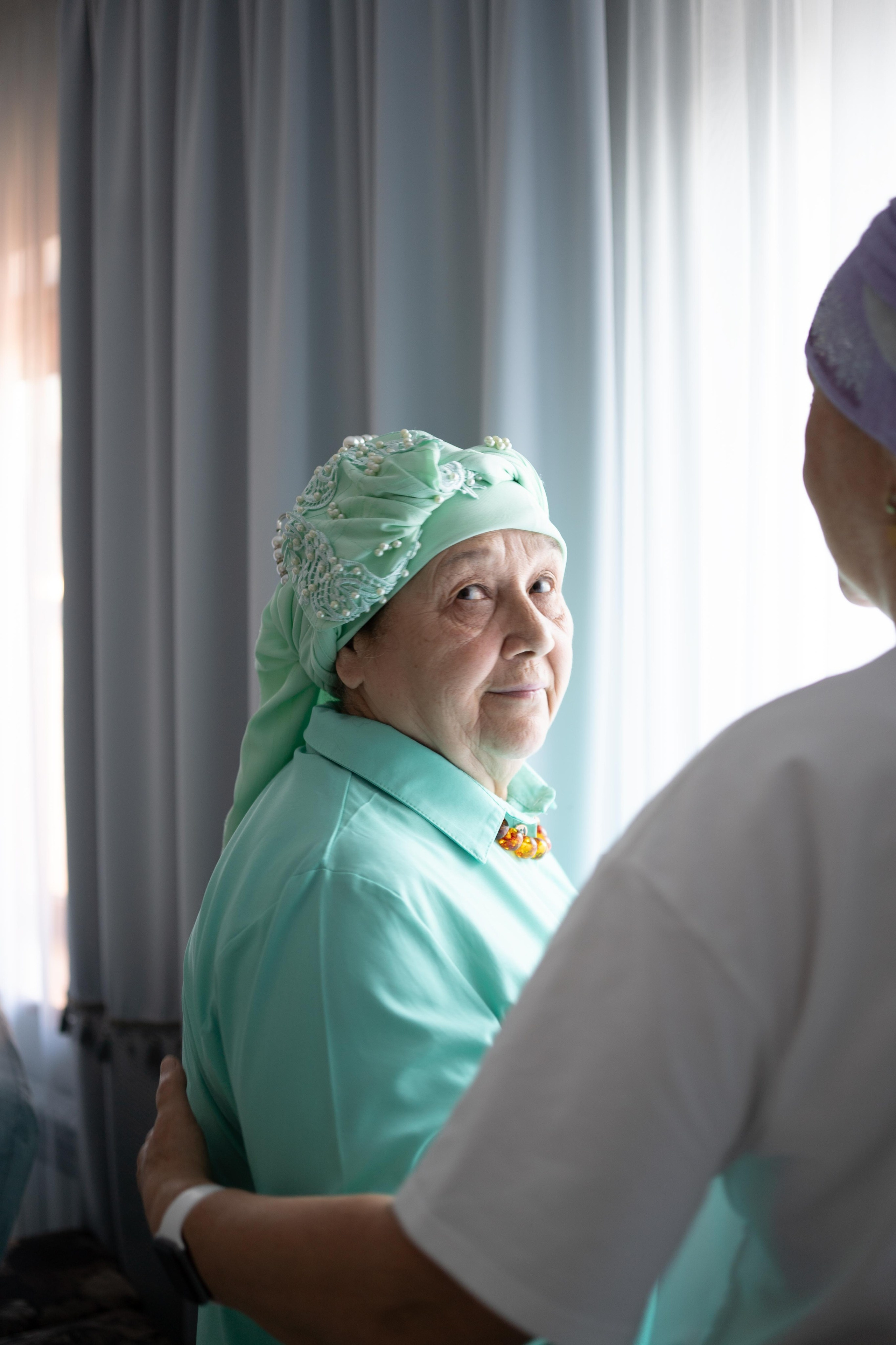 Сиделка в больницу 12 часов. Румия